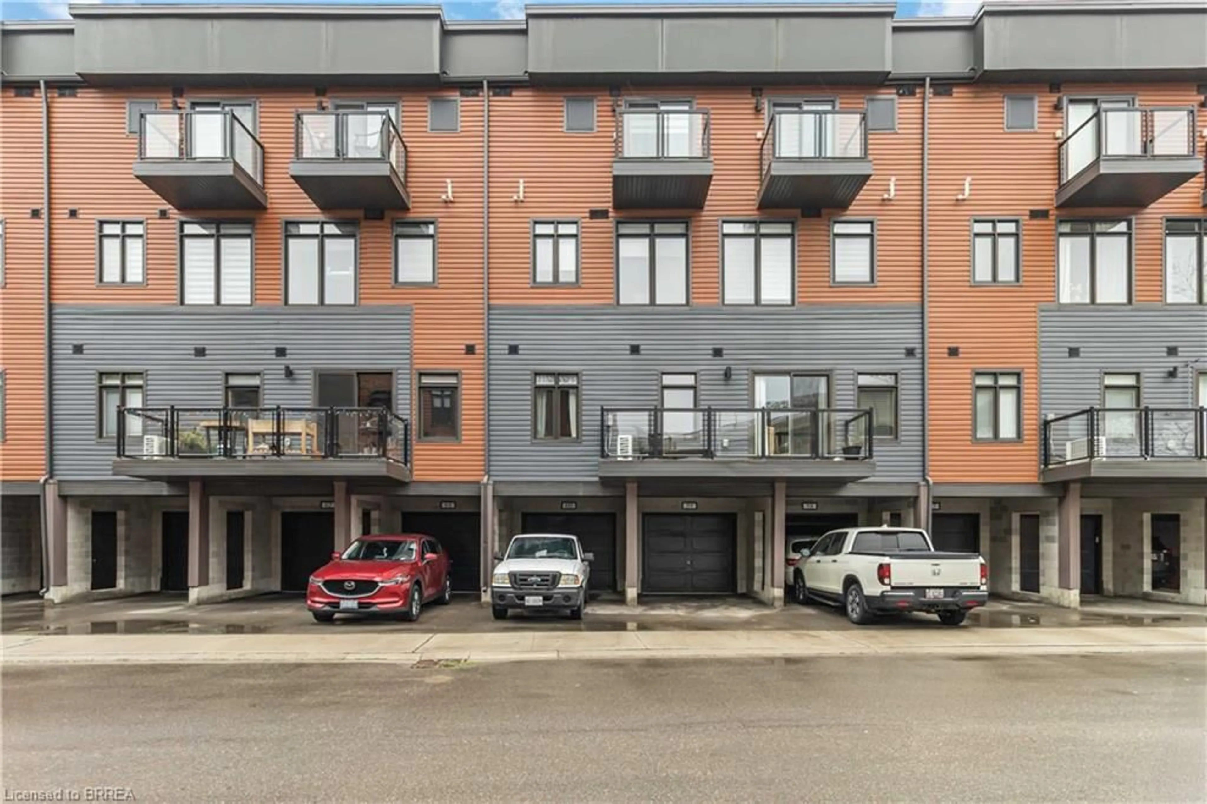 Patio, street for 2 Willow St #60, Paris Ontario N3L 0K7