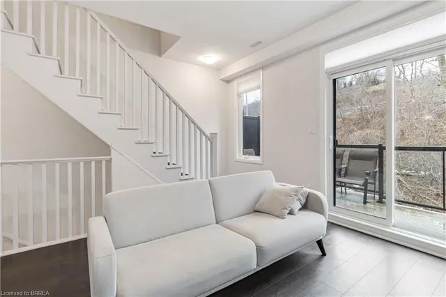 2 Willow St #60, Paris 4