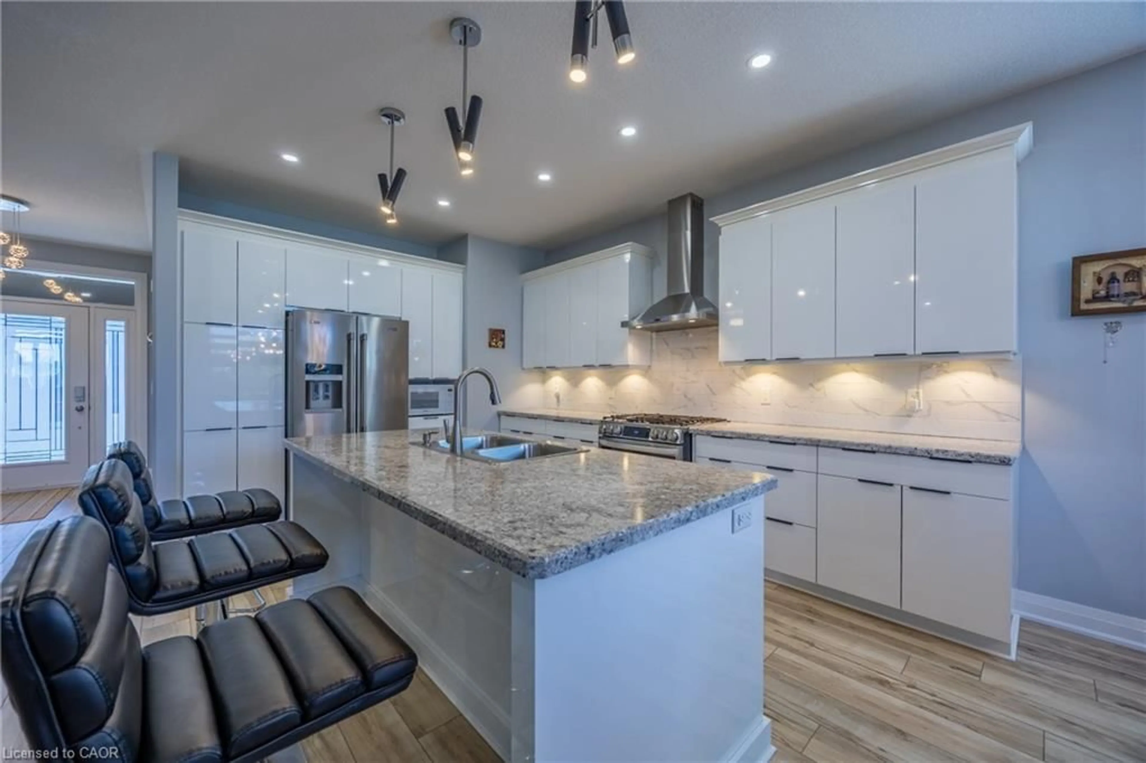 Open concept kitchen, ceramic/tile floor for 68 Backus Dr, Port Rowan Ontario N0E 1M0