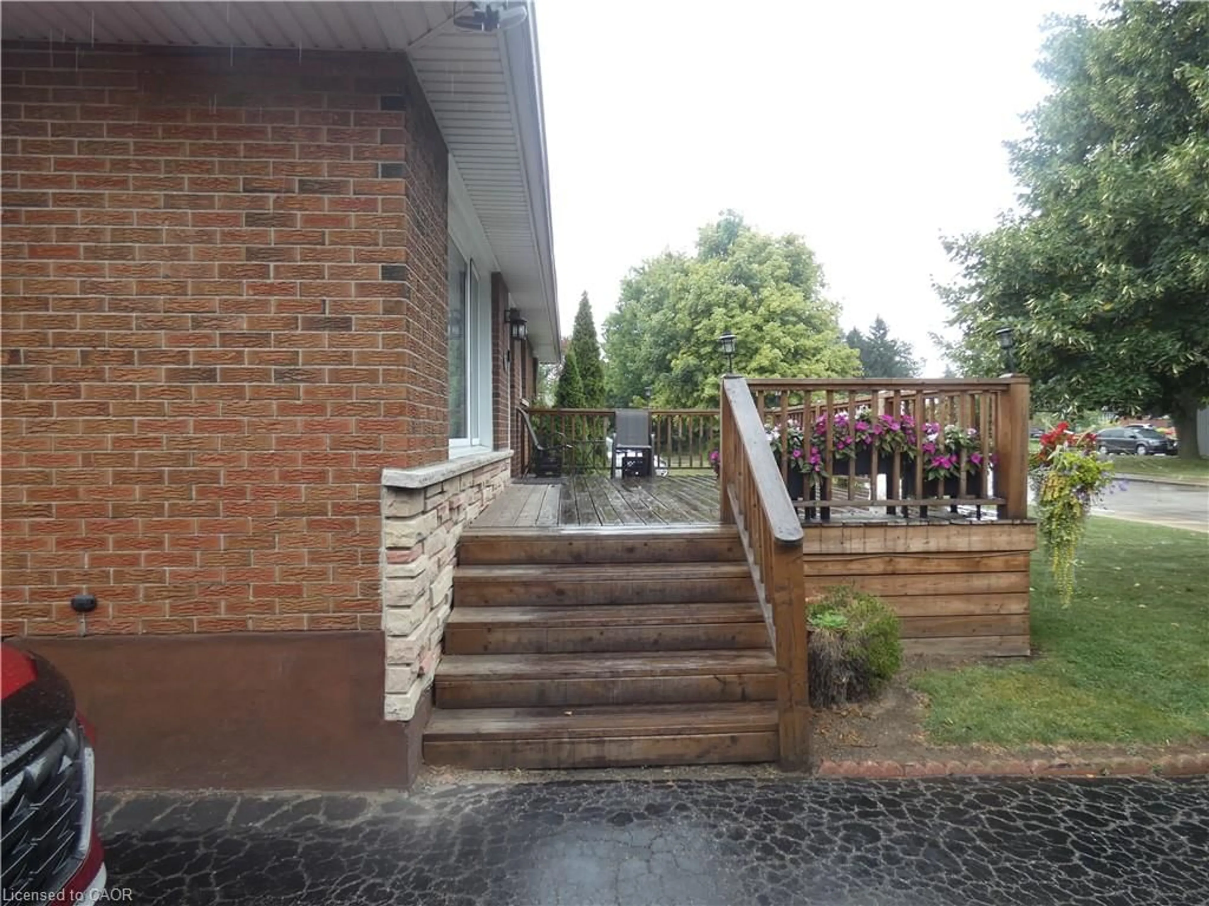 Patio, street for 15 Collier Cres, Hamilton Ontario L9C 3S7