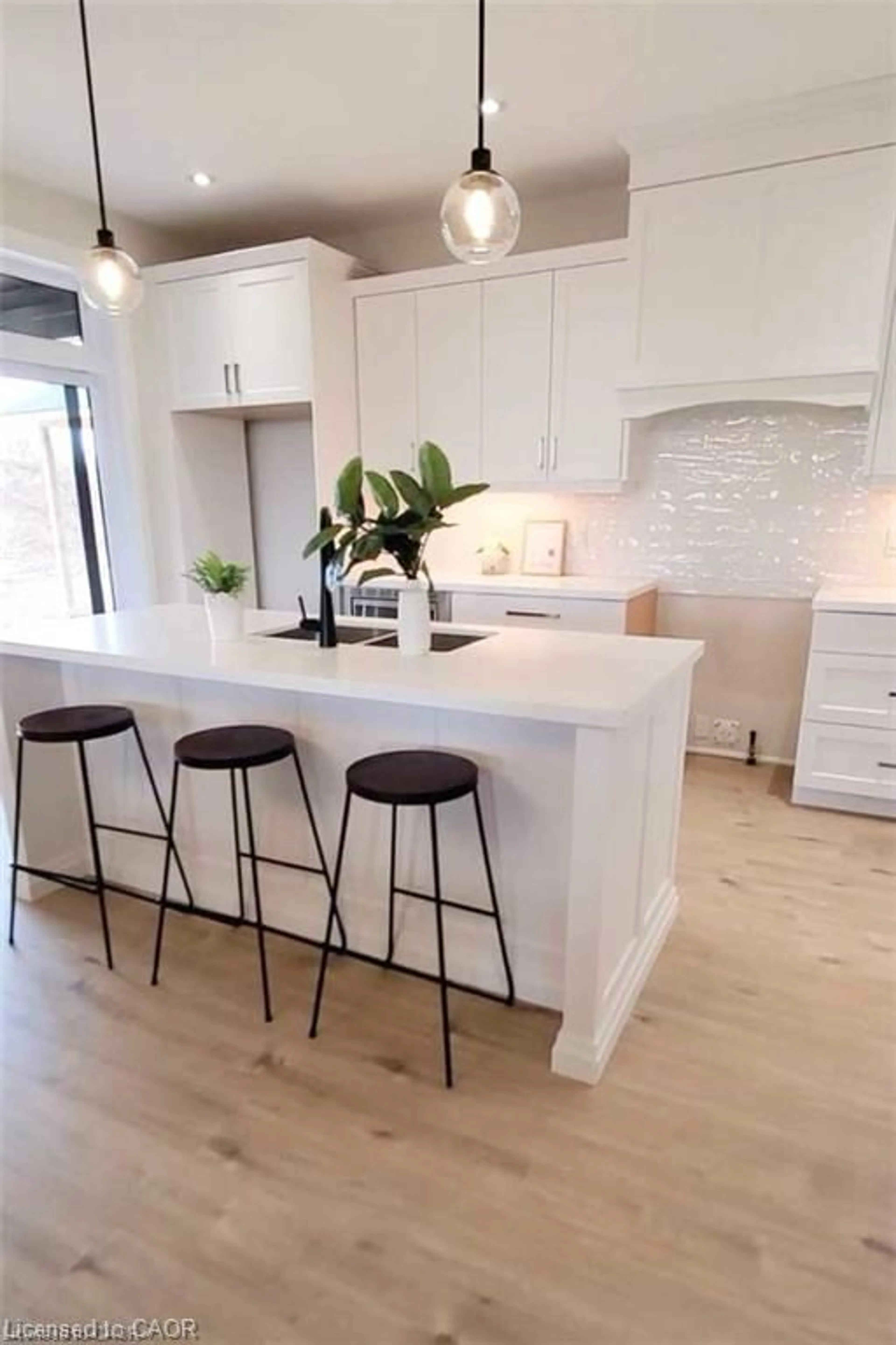 Contemporary kitchen, unknown for 163 Gibbons St, Waterford Ontario N0E 1Y0