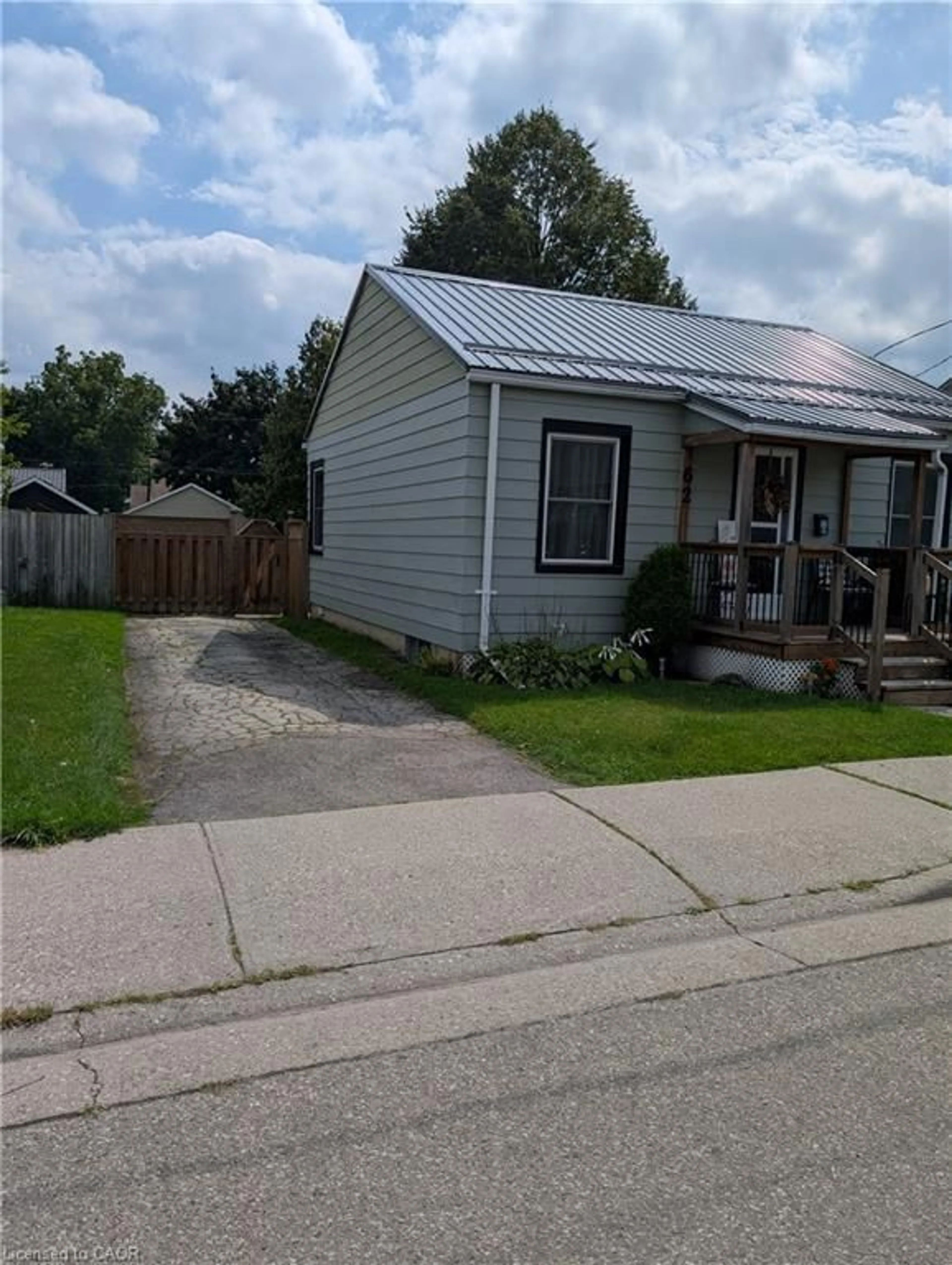 Unknown for 62 Ninth Ave, Brantford Ontario N3S 1E4