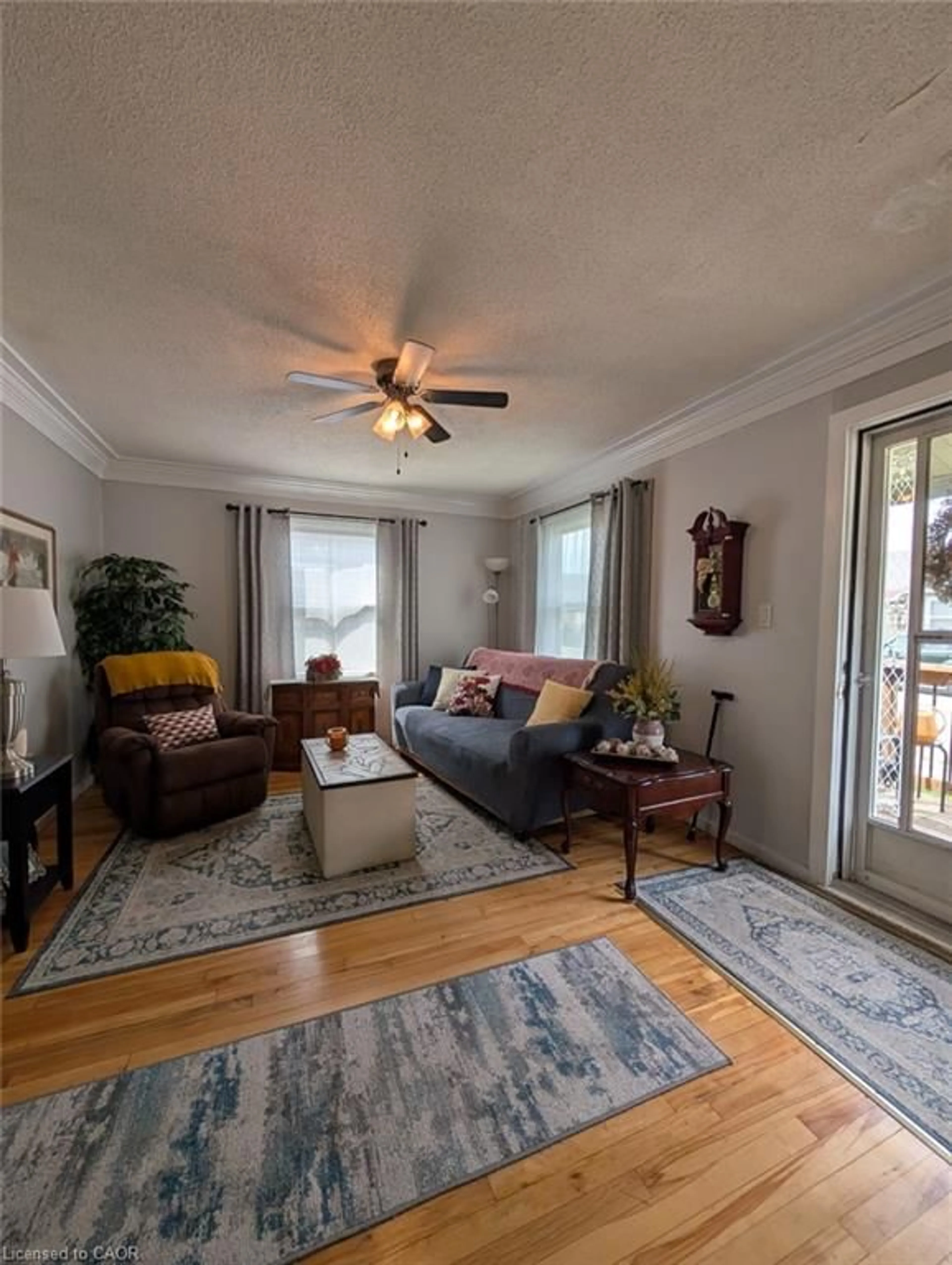 Living room with furniture, unknown for 62 Ninth Ave, Brantford Ontario N3S 1E4