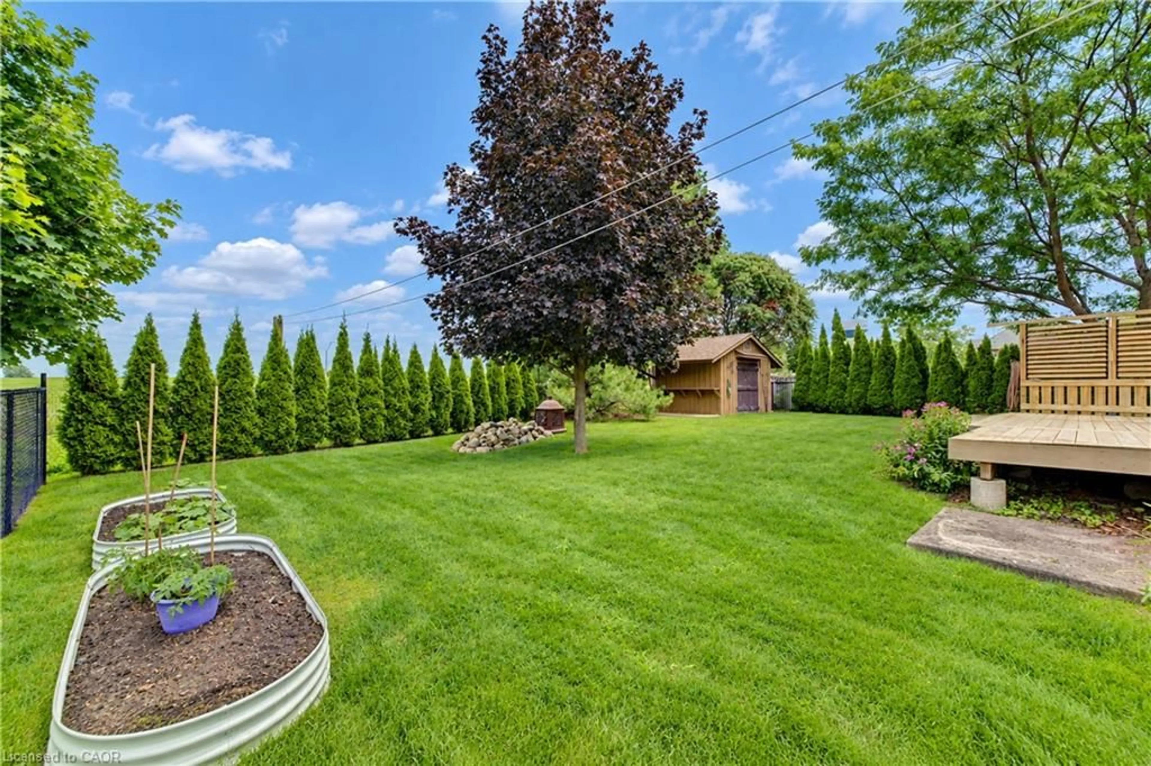 Patio, unknown for 64 Applewood St, Plattsville Ontario N0J 1S0