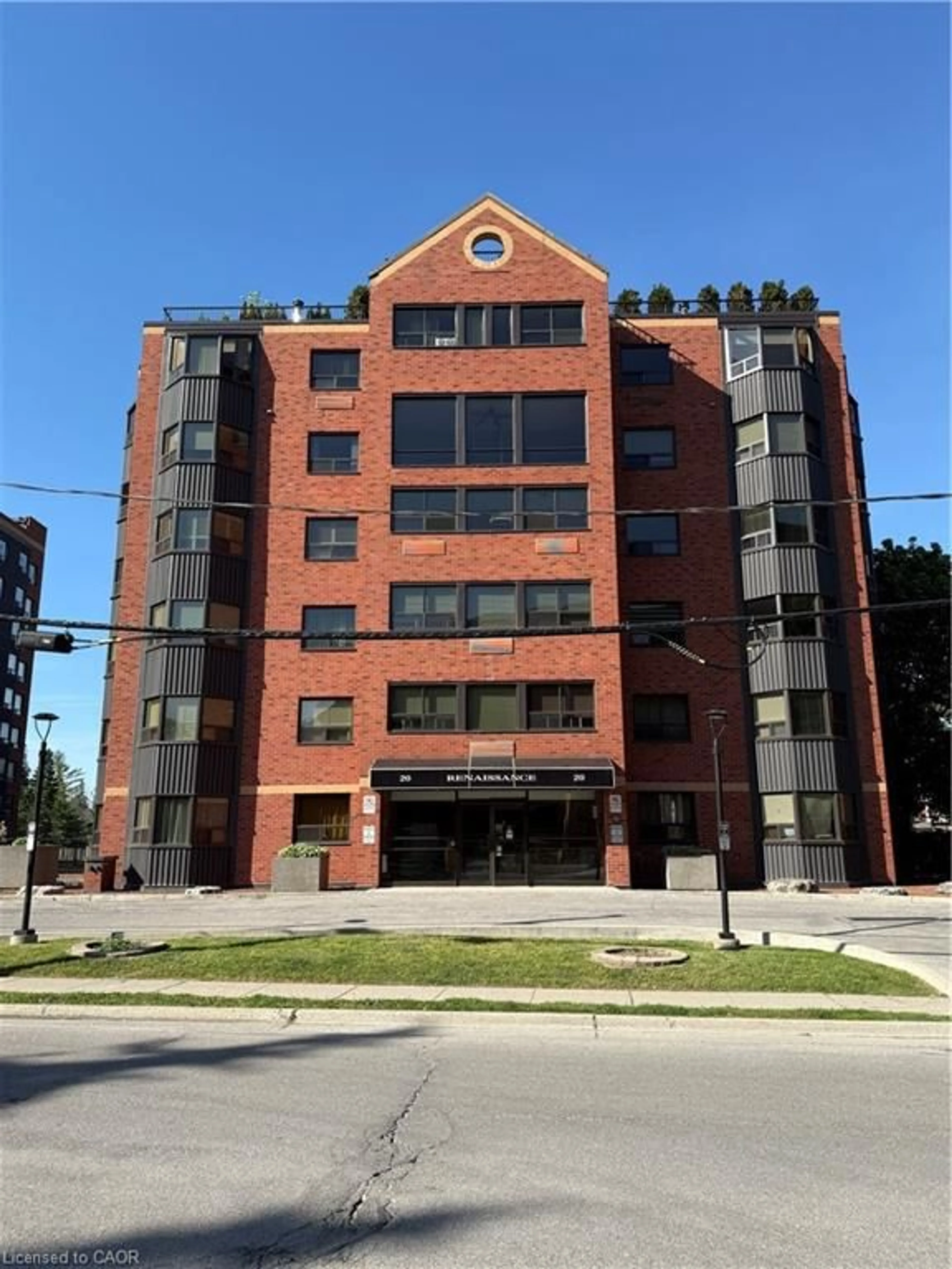Home with brick exterior material, building for 20 Ellen St #404, Waterloo Ontario N2H 6R7