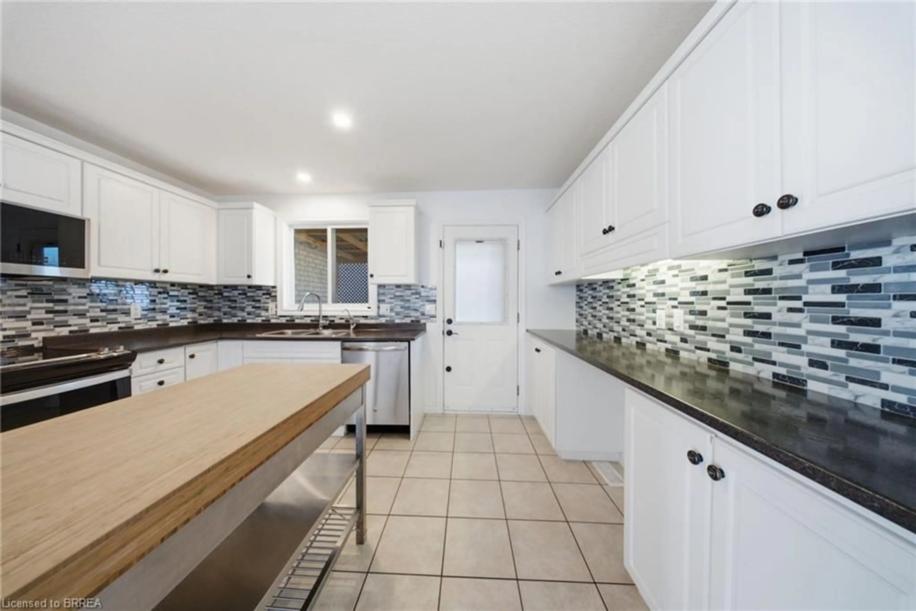 Standard kitchen, ceramic/tile floor for 36 Garner's Lane, Brantford Ontario N3T 6P5