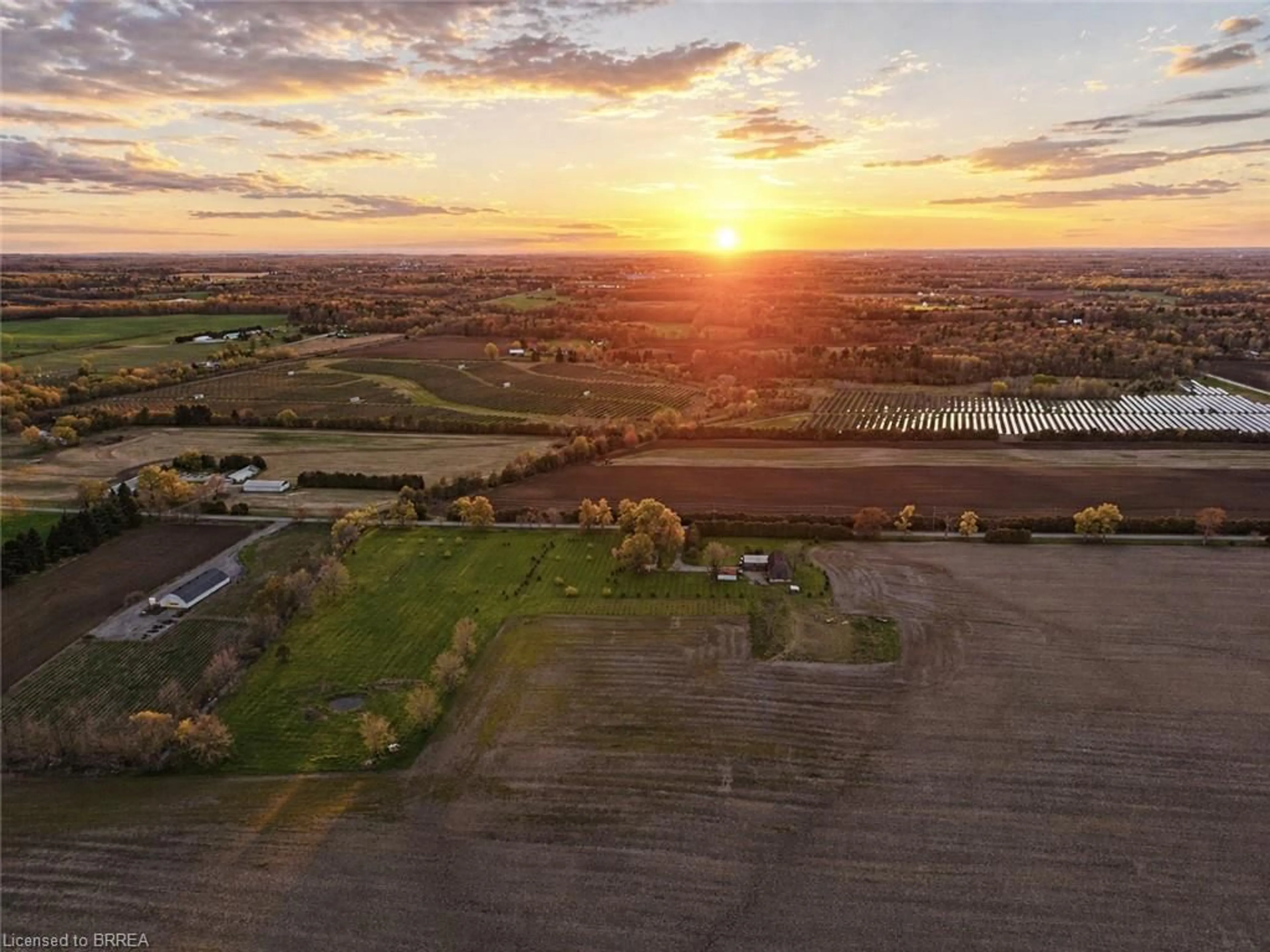 A pic from outside/outdoor area/front of a property/back of a property/a pic from drone, water/lake/river/ocean view for 289 Windham East Quarter Line Rd, Simcoe Ontario N3Y 5K6