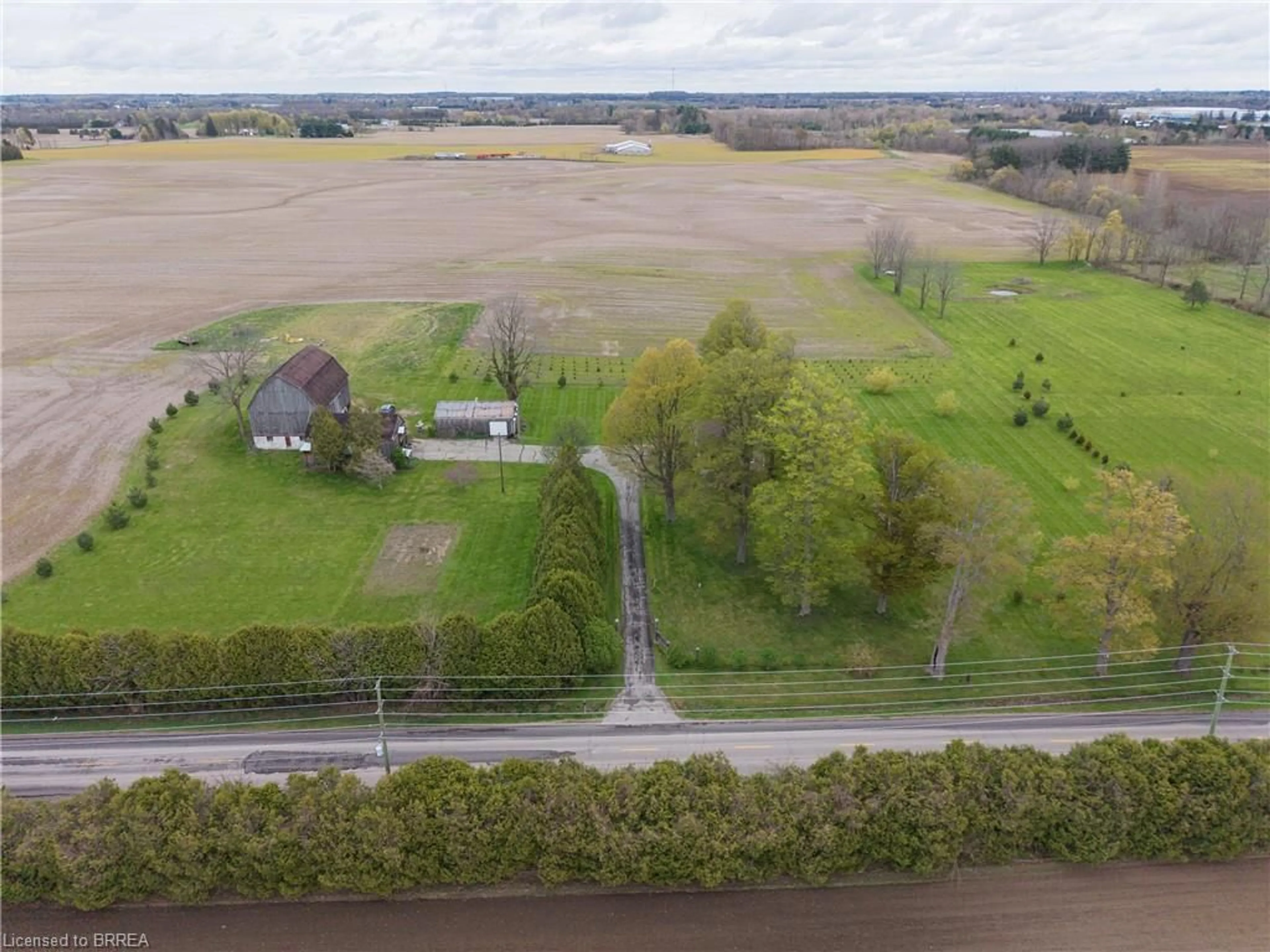A pic from outside/outdoor area/front of a property/back of a property/a pic from drone, unknown for 289 Windham East Quarter Line Rd, Simcoe Ontario N3Y 5K6