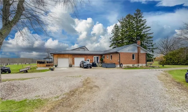 1372 Conc 8 Townsend, Waterford 3