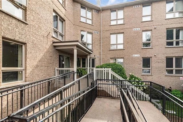 56 Kerman Ave #105, Grimsby 5