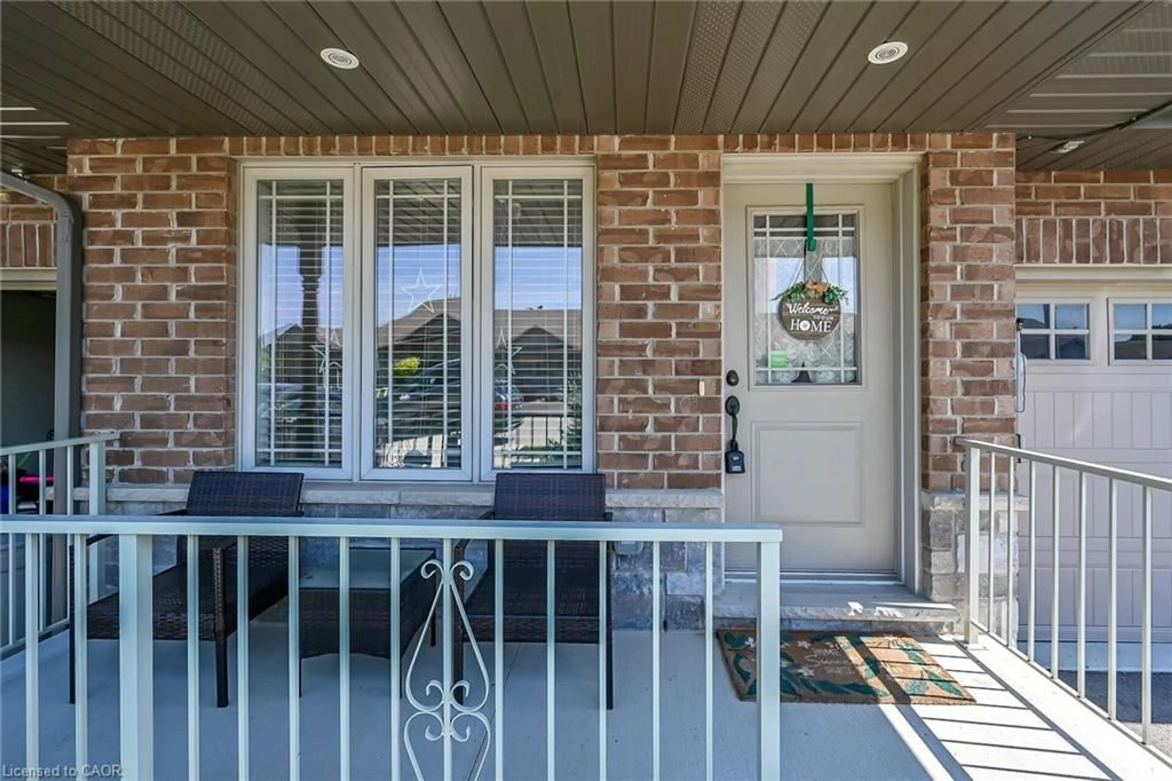 Indoor entryway for 10 Emily St, Hagersville Ontario N0A 1H0