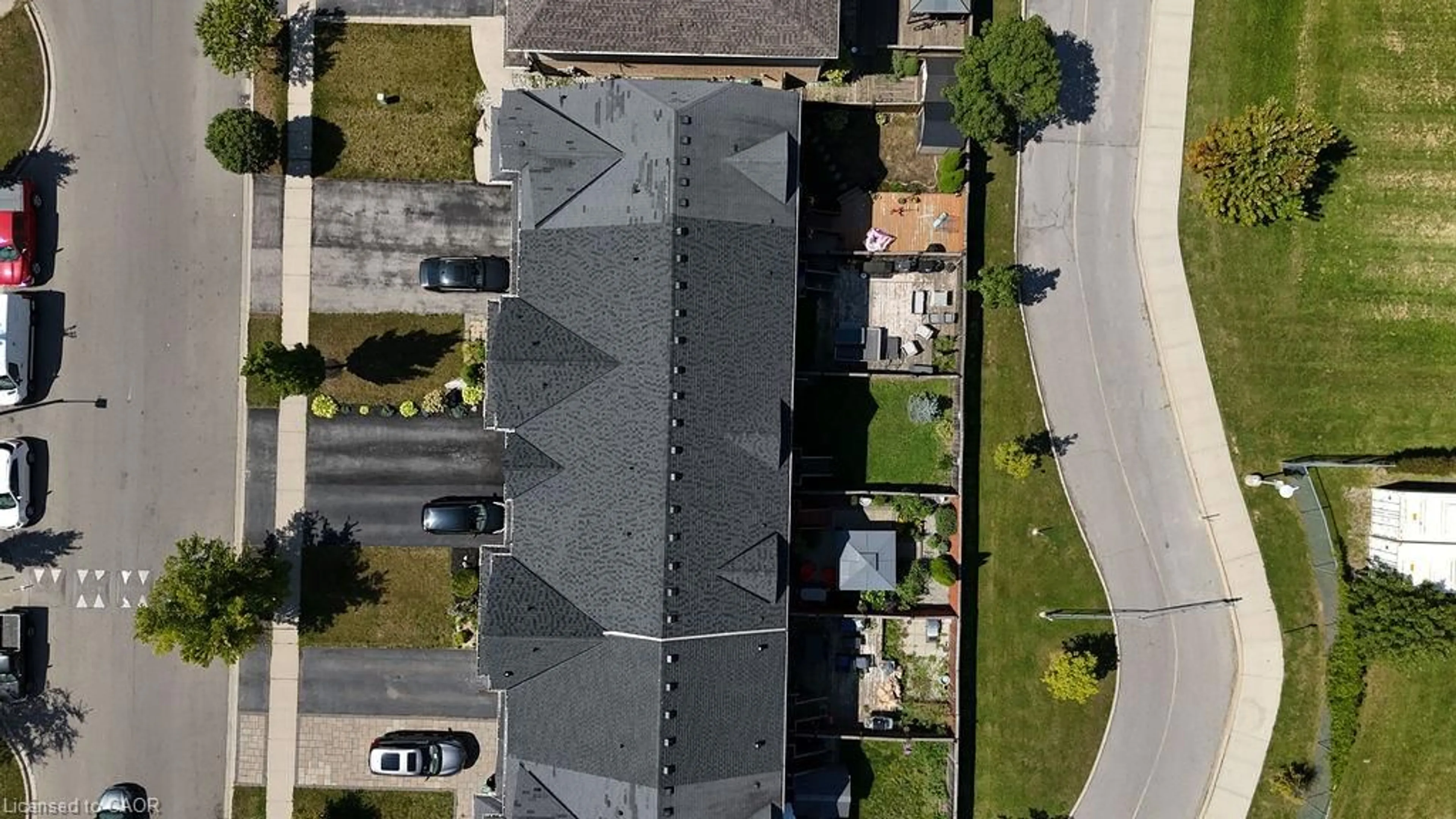 A pic from outside/outdoor area/front of a property/back of a property/a pic from drone, street for 336 Pinehill Dr, Hannon Ontario L0R 1P0