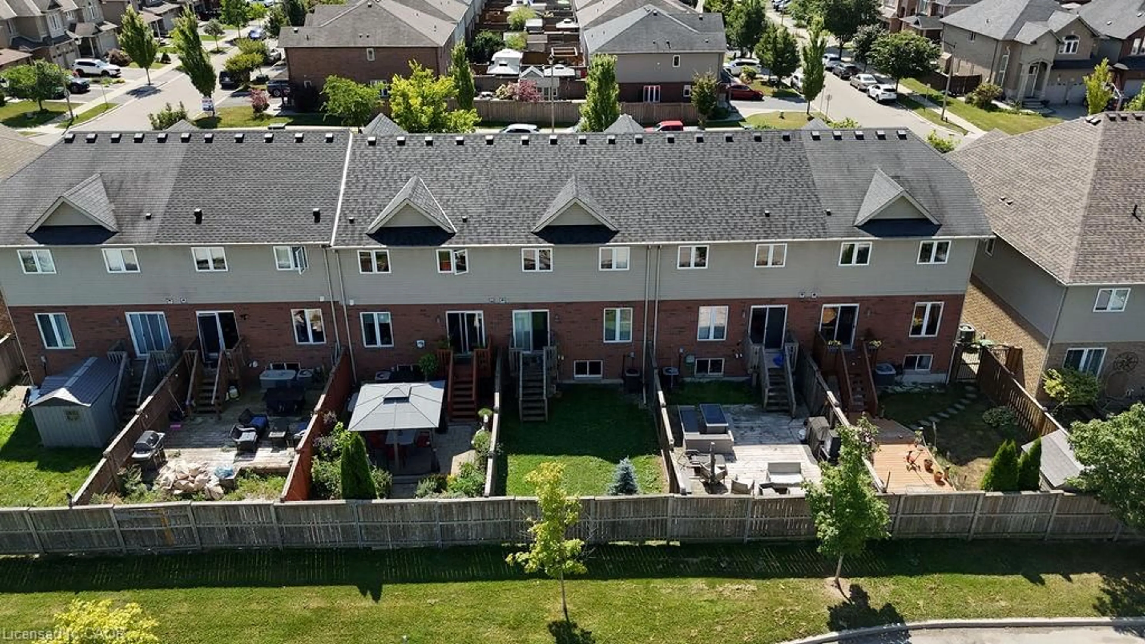 A pic from outside/outdoor area/front of a property/back of a property/a pic from drone, city buildings view from balcony for 336 Pinehill Dr, Hannon Ontario L0R 1P0