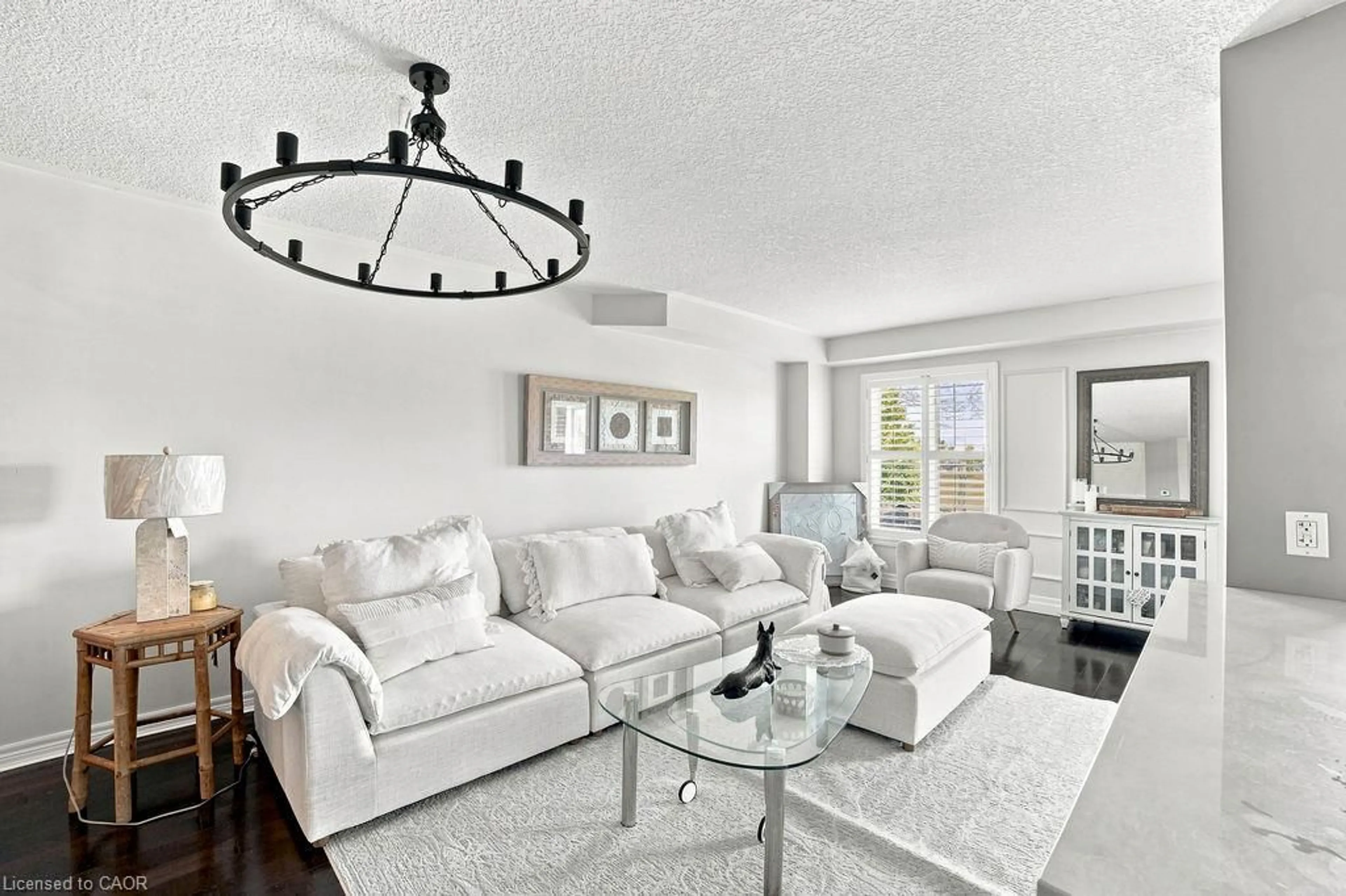 Living room with furniture, unknown for 336 Pinehill Dr, Hannon Ontario L0R 1P0