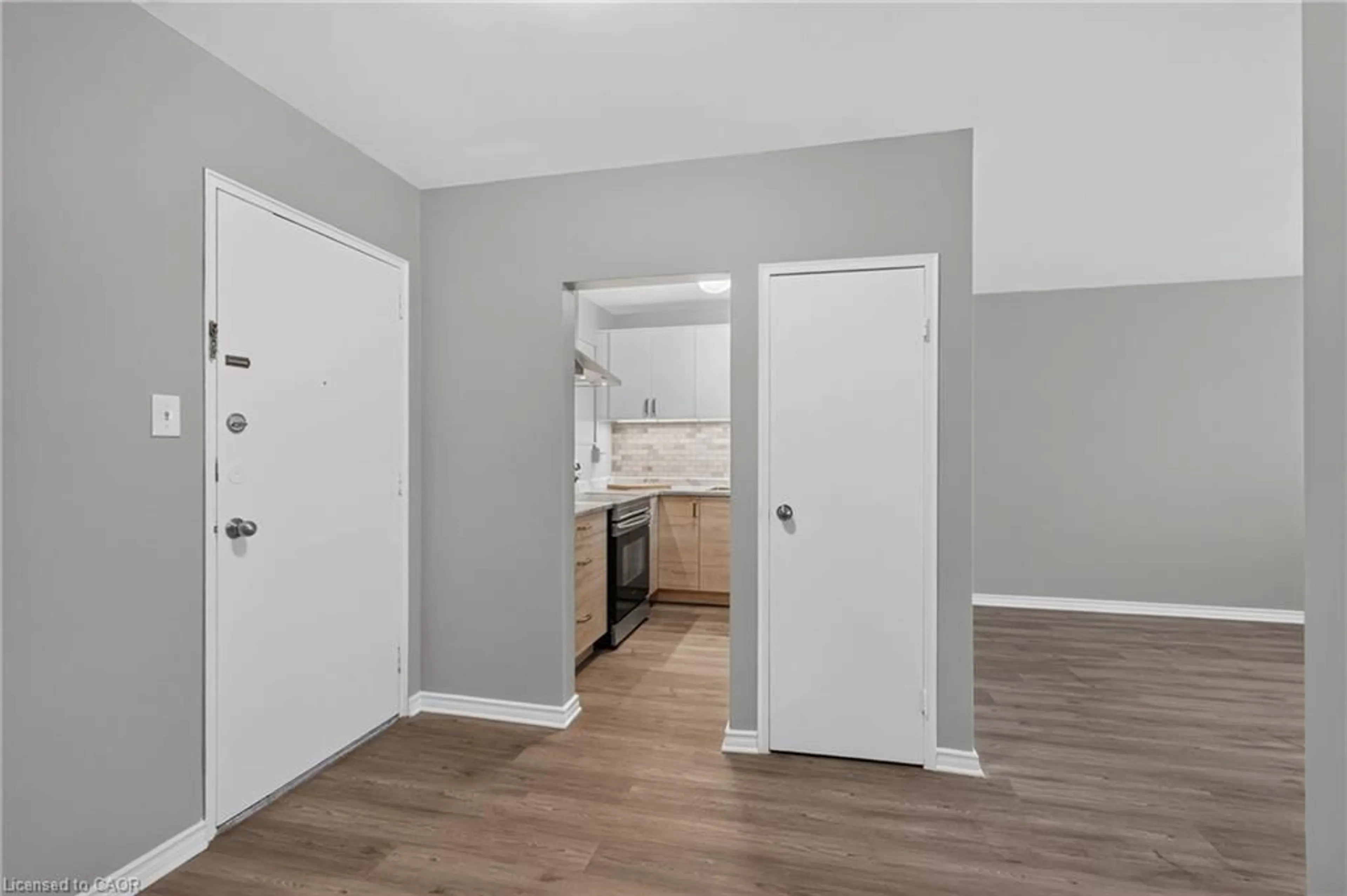 Unknown for 37 Mericourt Rd #207, Hamilton Ontario L8S 2N5