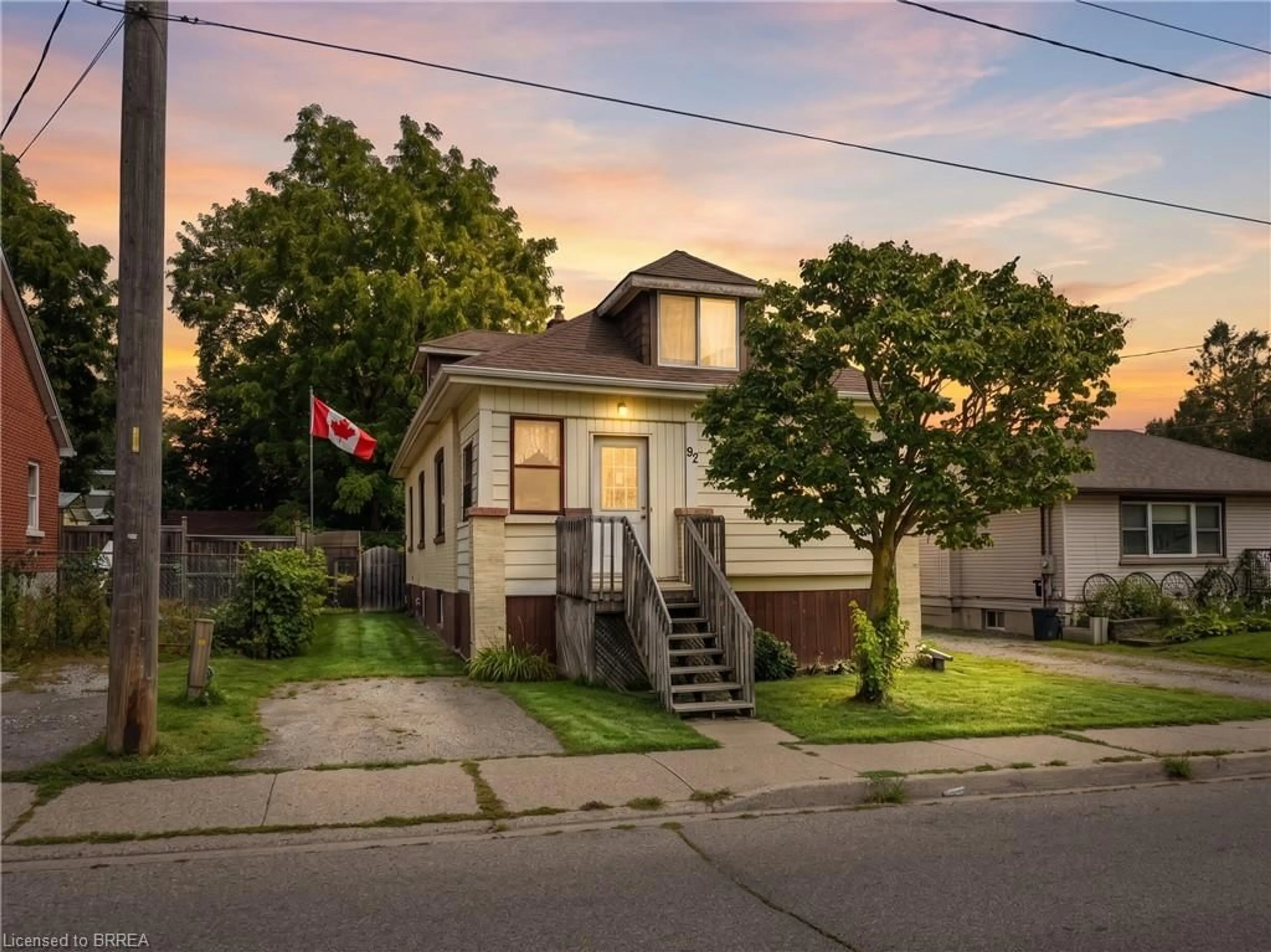 Unknown for 92 Mary St, Brantford Ontario N3S 3B6