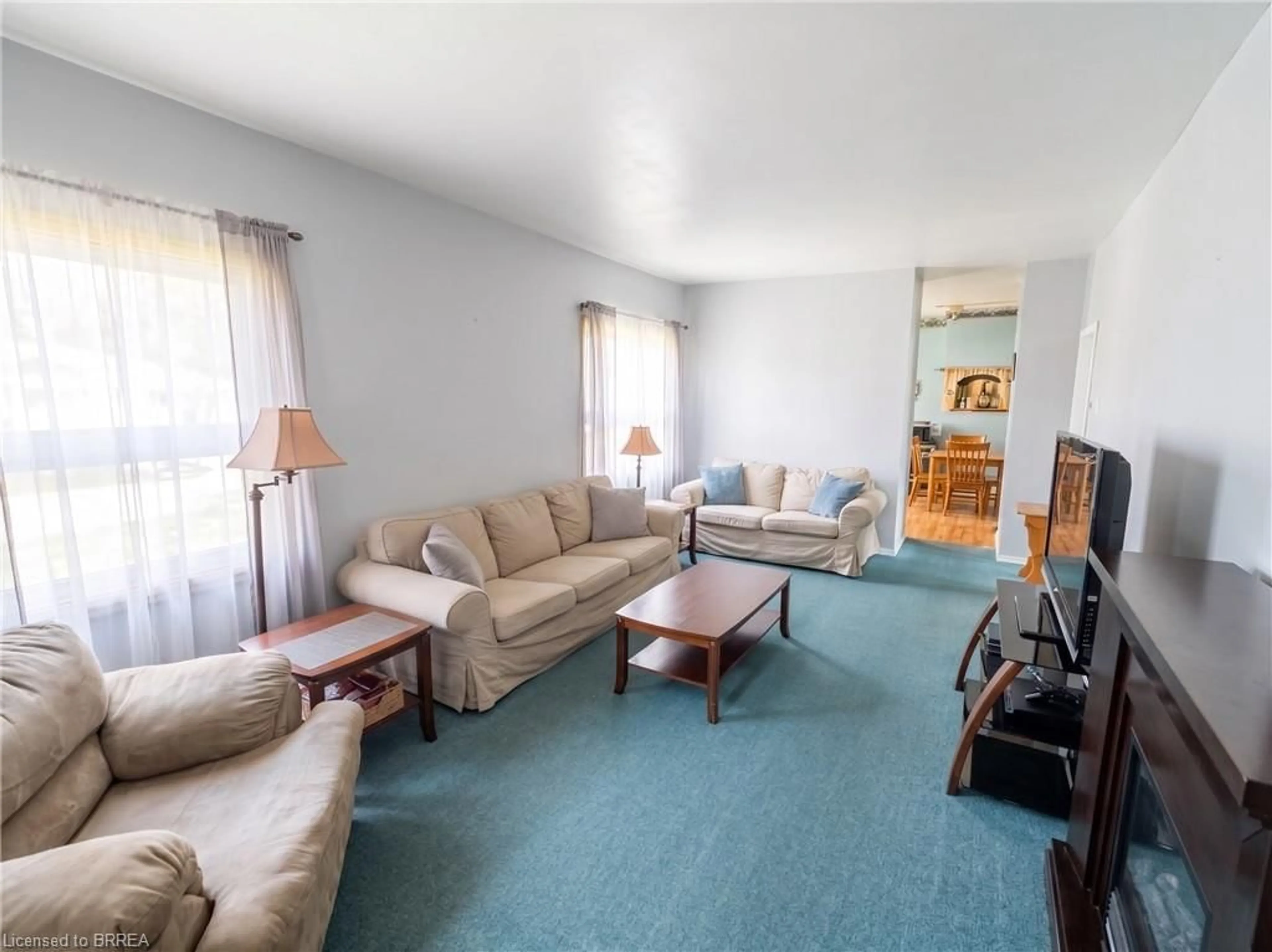 Living room with furniture, unknown for 92 Mary St, Brantford Ontario N3S 3B6