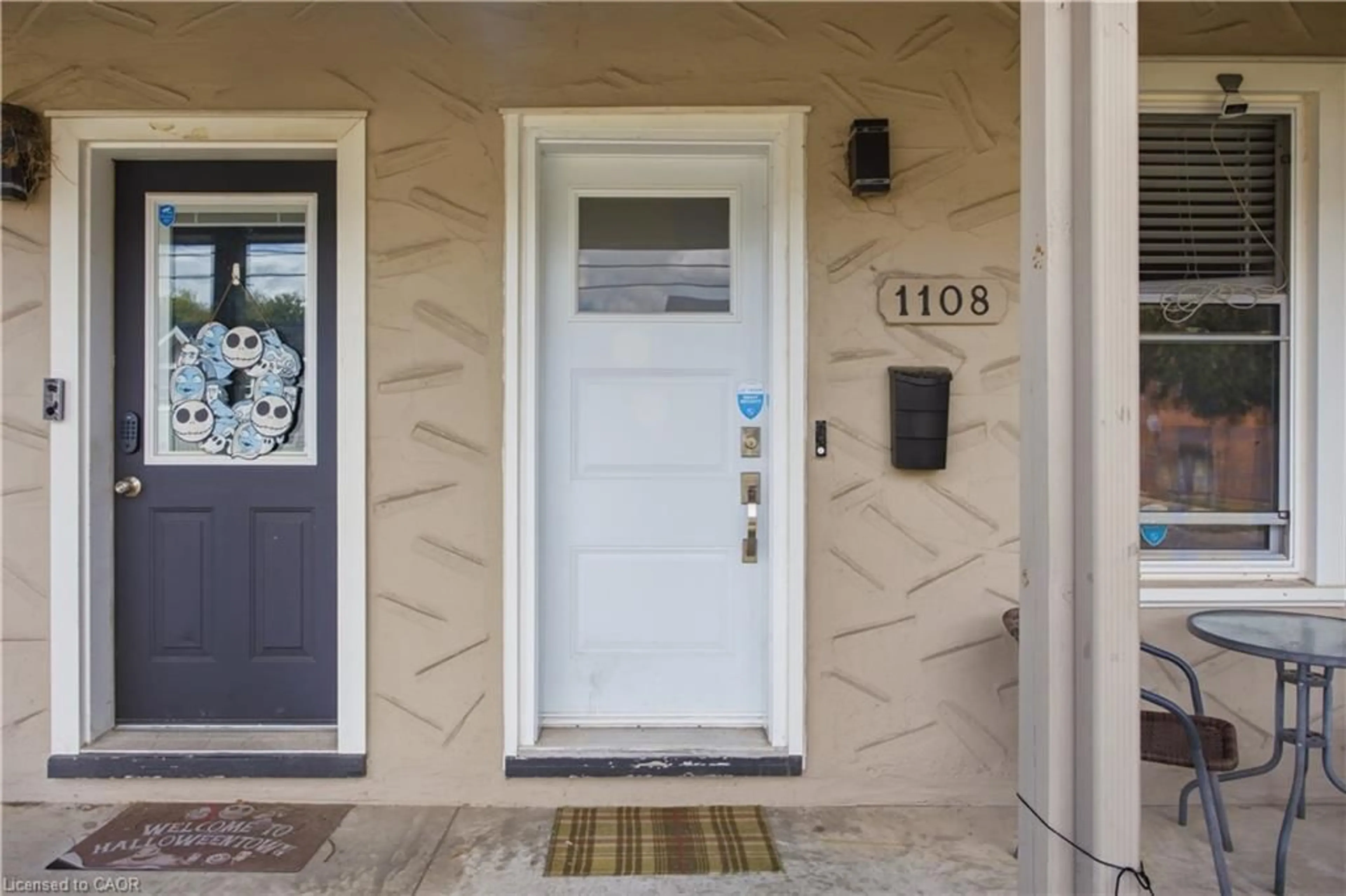 Indoor entryway for 1108 Queenston Rd, Cambridge Ontario N3H 3K9