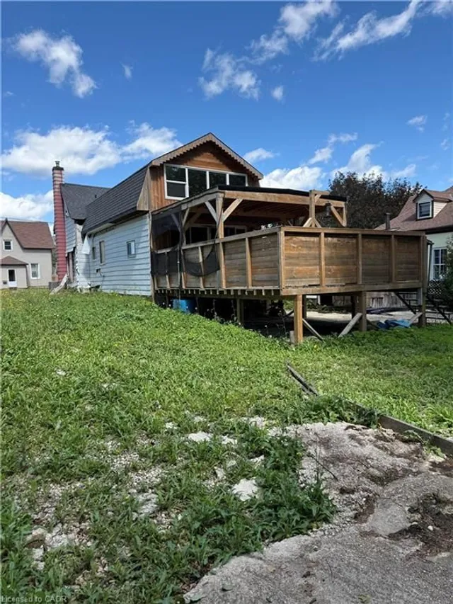 720 Main St, Listowel 3