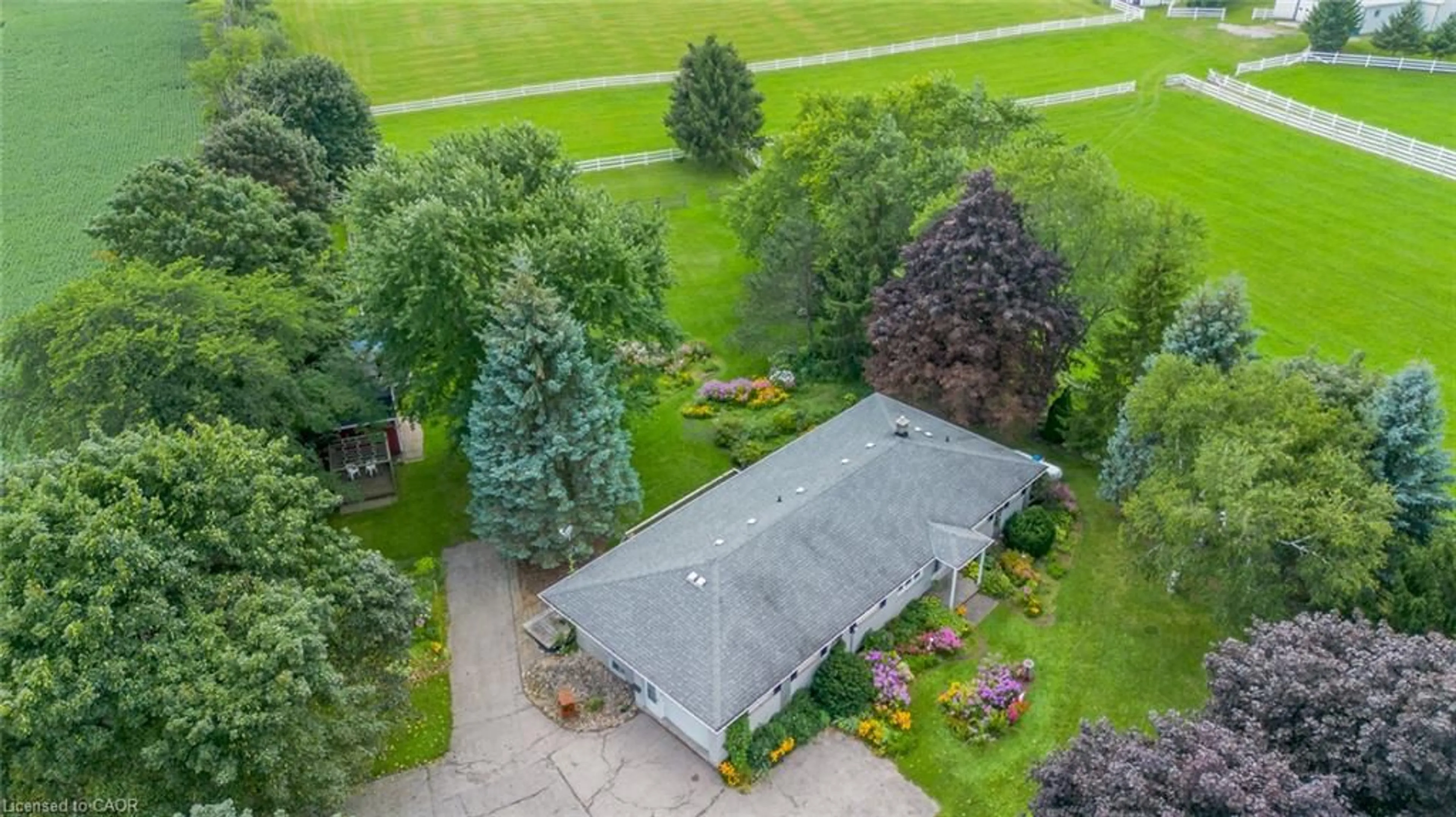 A pic from outside/outdoor area/front of a property/back of a property/a pic from drone, unknown for 4132 Highway 6 Hwy, Puslinch Ontario N0B 2J0