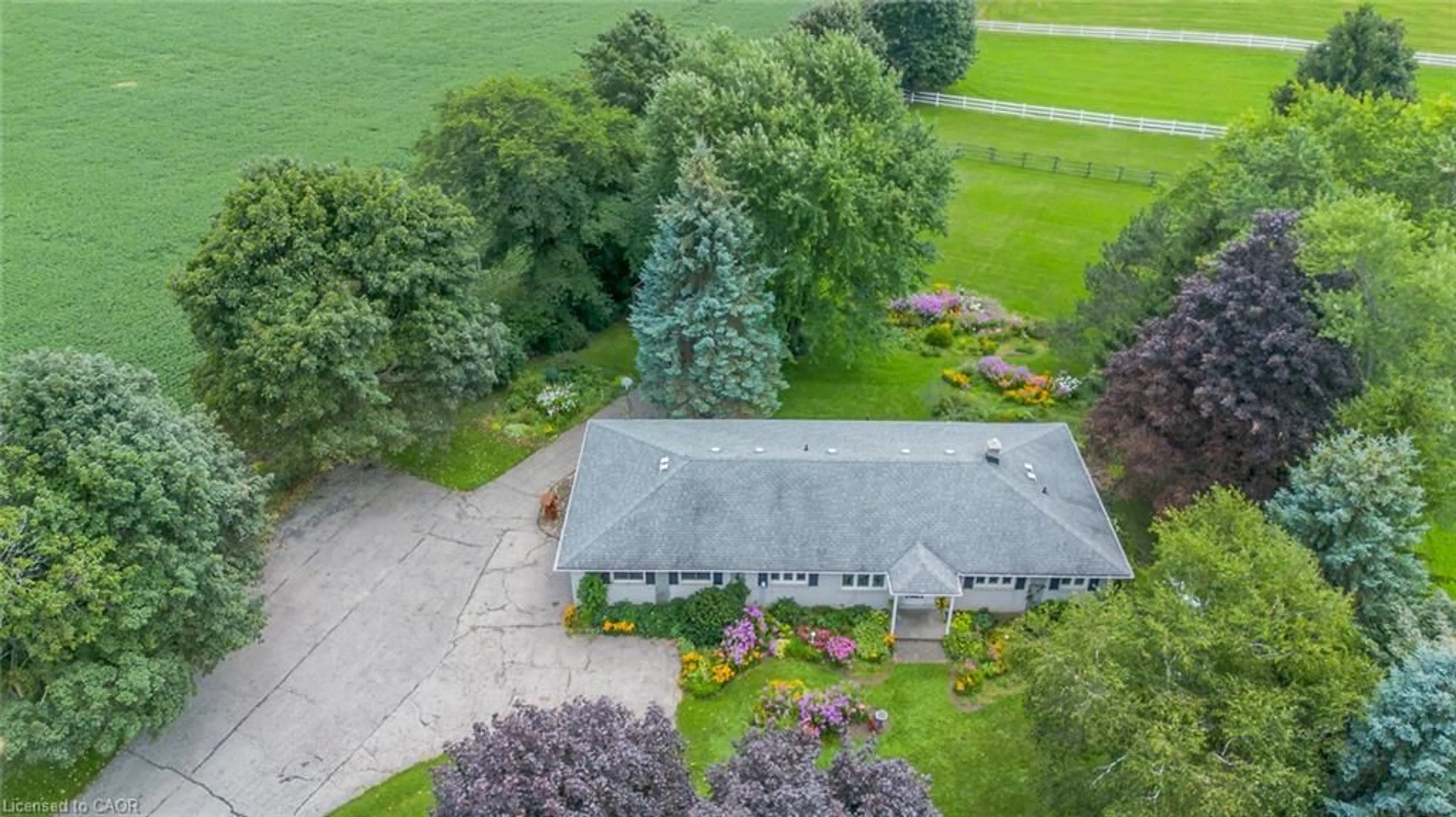 A pic from outside/outdoor area/front of a property/back of a property/a pic from drone, unknown for 4132 Highway 6 Hwy, Puslinch Ontario N0B 2J0