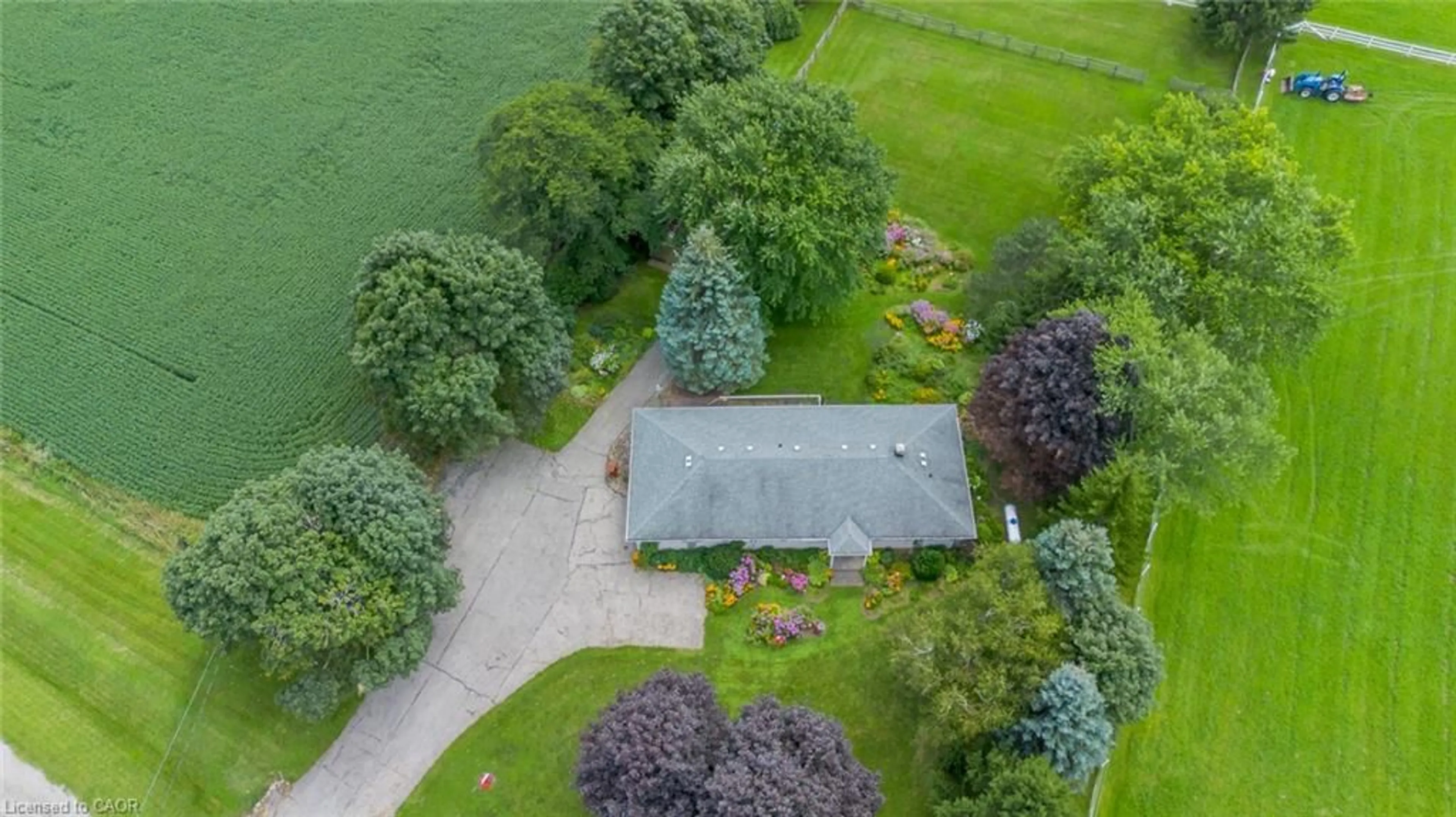 A pic from outside/outdoor area/front of a property/back of a property/a pic from drone, unknown for 4132 Highway 6 Hwy, Puslinch Ontario N0B 2J0
