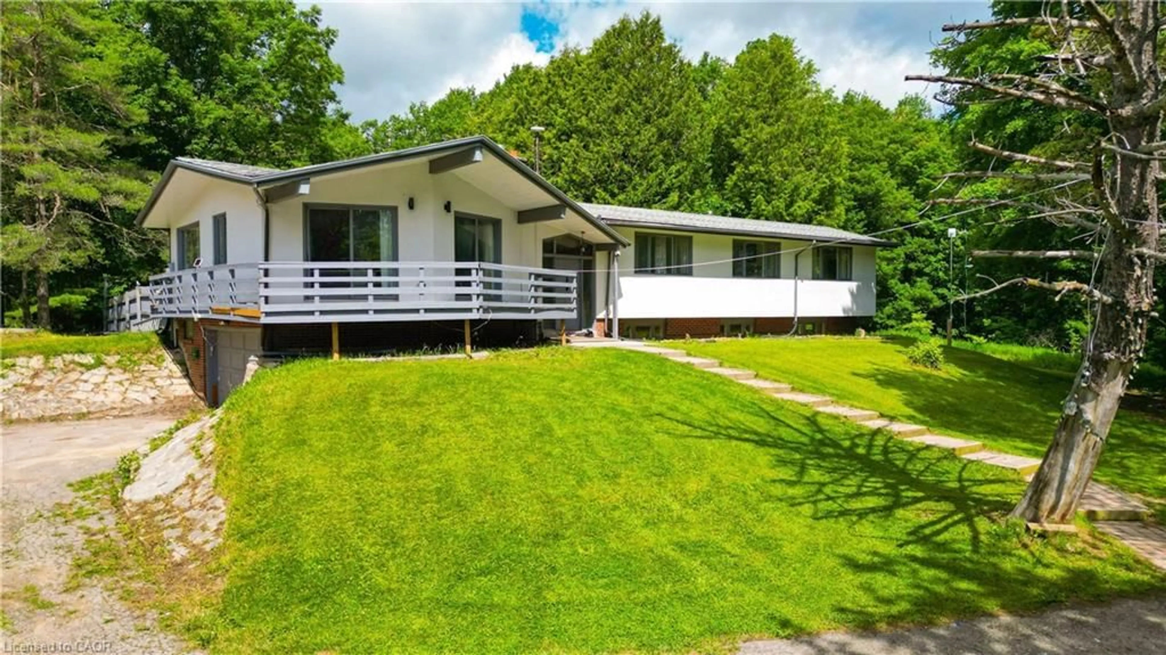 Home with vinyl exterior material, unknown for 5812 Beech Grove Side Road, Caledon Ontario L7K 0N8