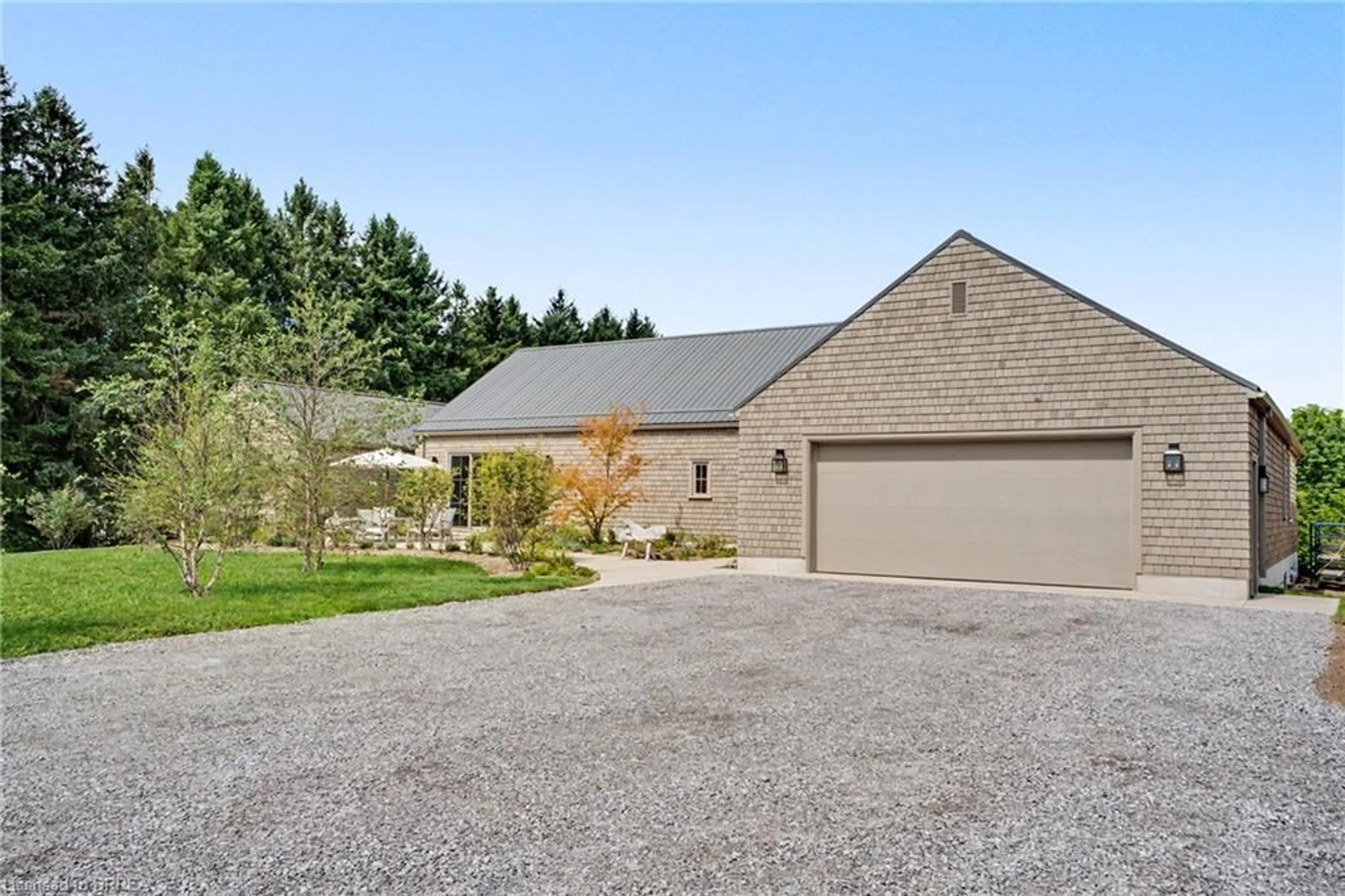 A pic from outside/outdoor area/front of a property/back of a property/a pic from drone, street for 28 River Rd, Brant County Ontario N3T 0N2