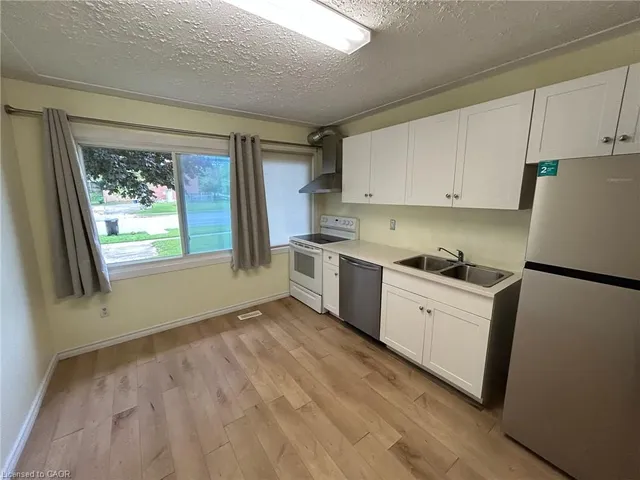 148 Weber St #A, Waterloo 2