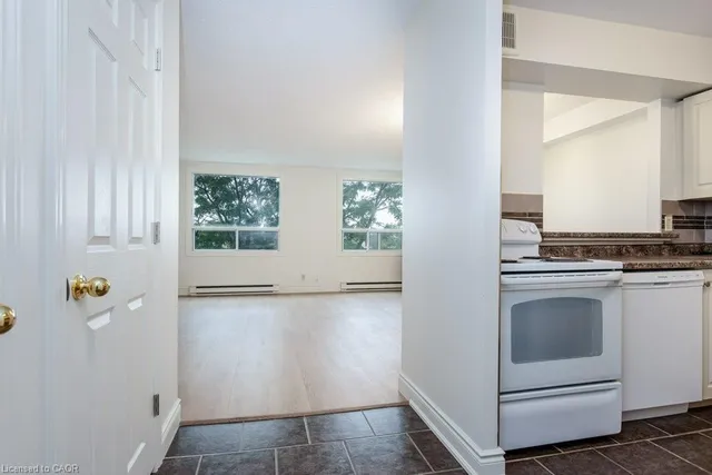 18 Holborn Crt #409, Kitchener 5