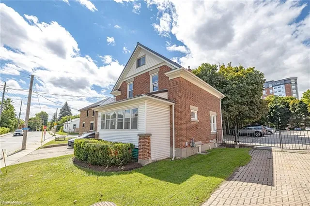 175 Regina St, Waterloo 2