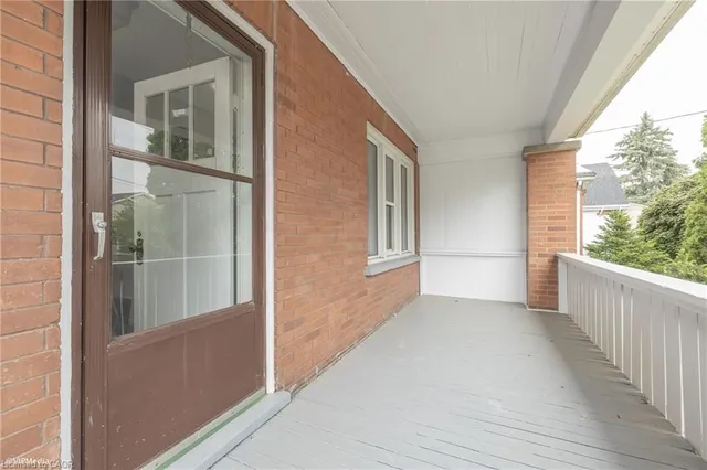 177 Regina St, Waterloo 4