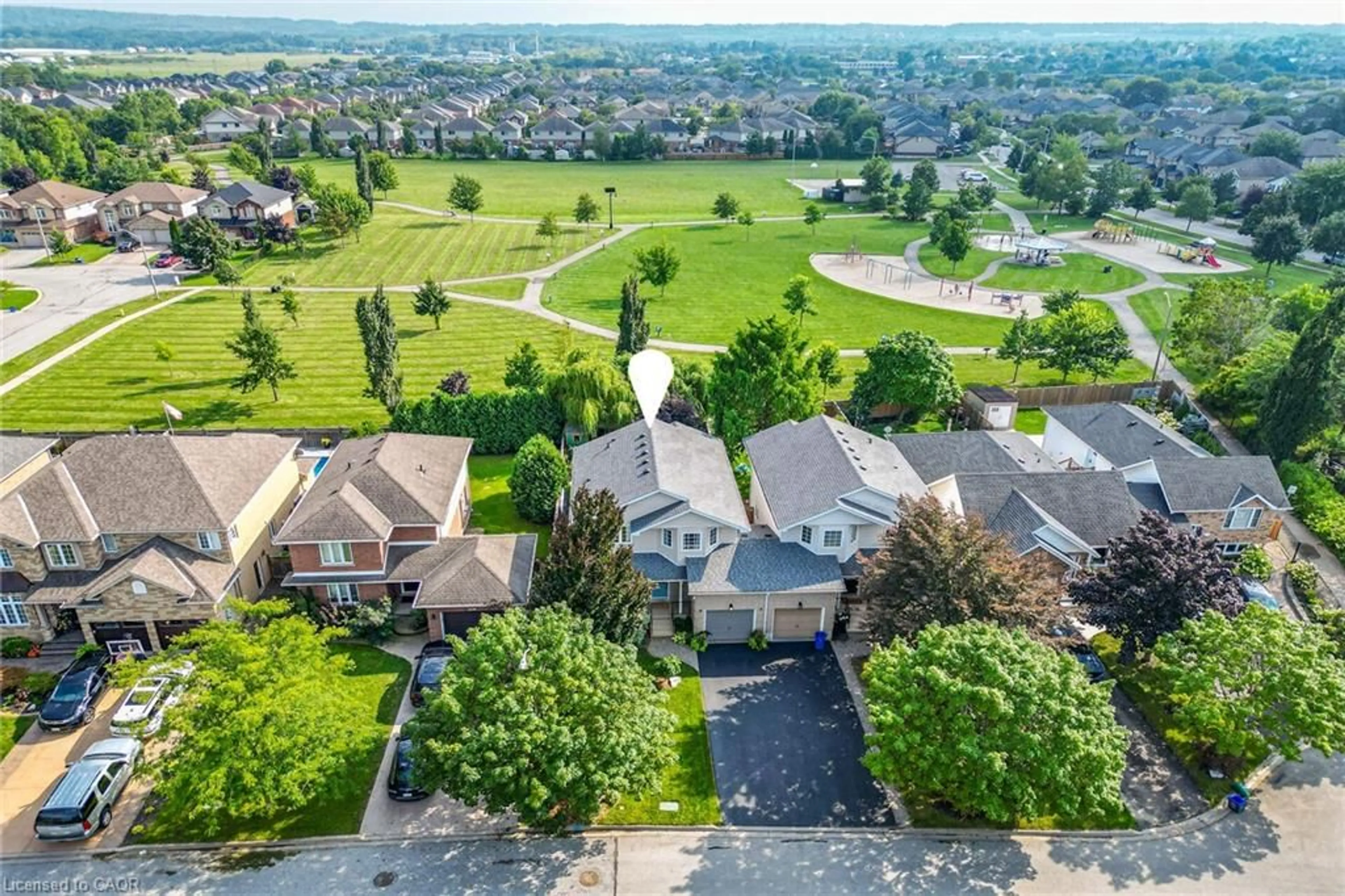 A pic from outside/outdoor area/front of a property/back of a property/a pic from drone, unknown for 4480 Weltman Way, Beamsville Ontario L3J 0G1
