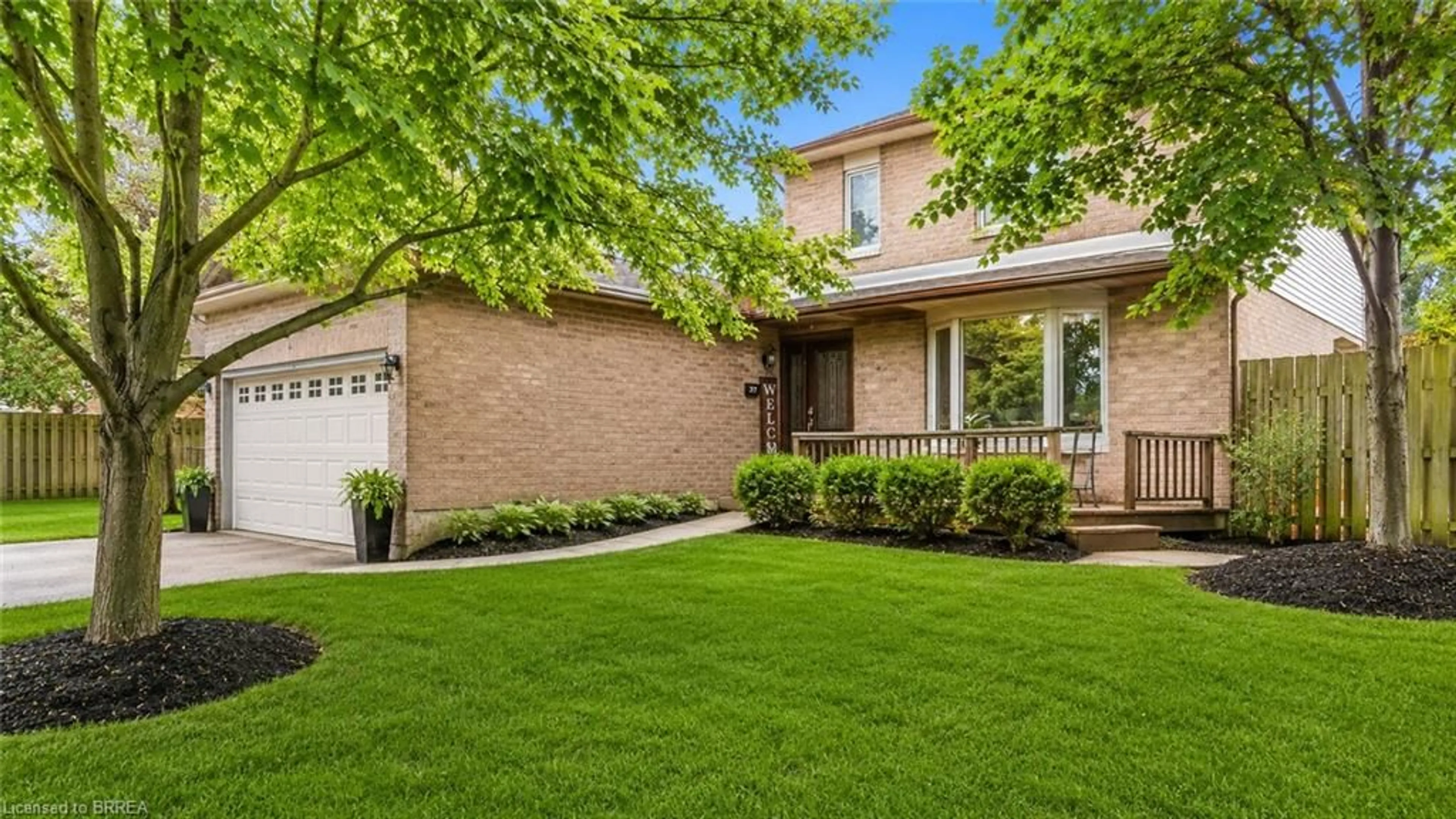 Home with brick exterior material, street for 37 Rose Crt, Paris Ontario N3L 3T9