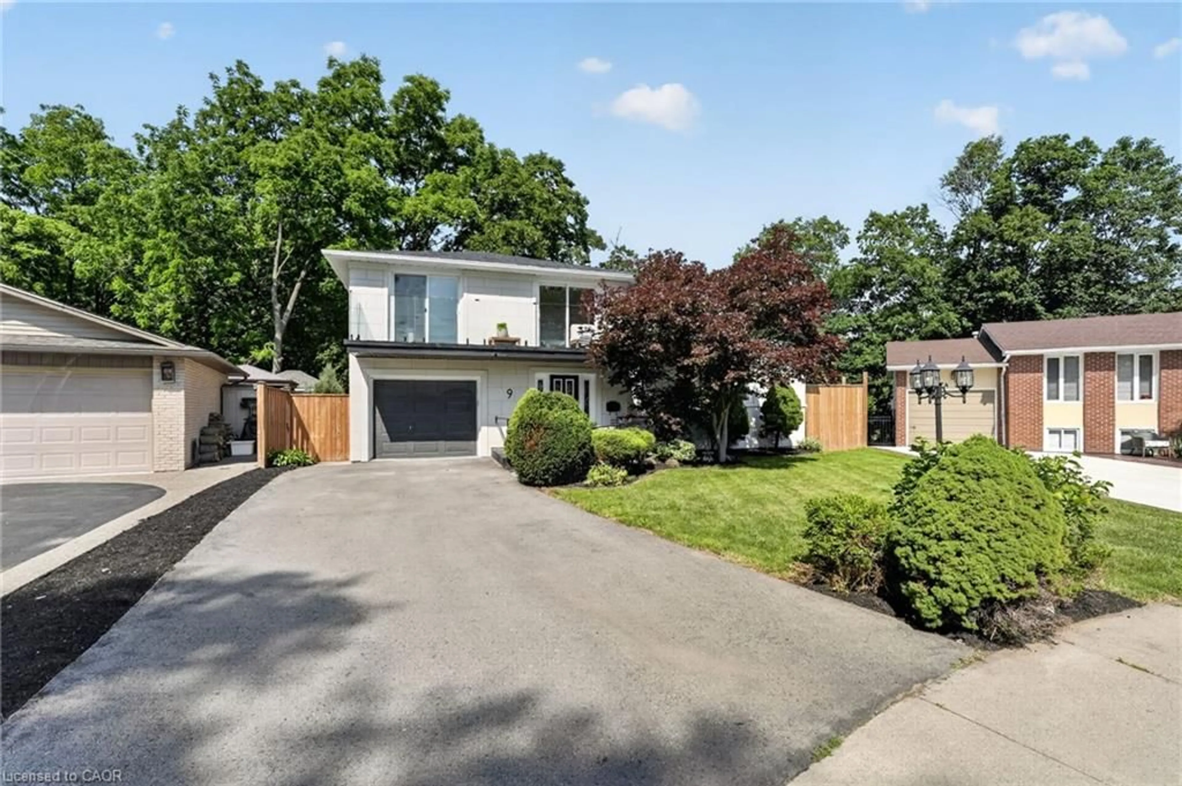 Unknown for 9 Leslie Dr, Hamilton Ontario L8G 2P6