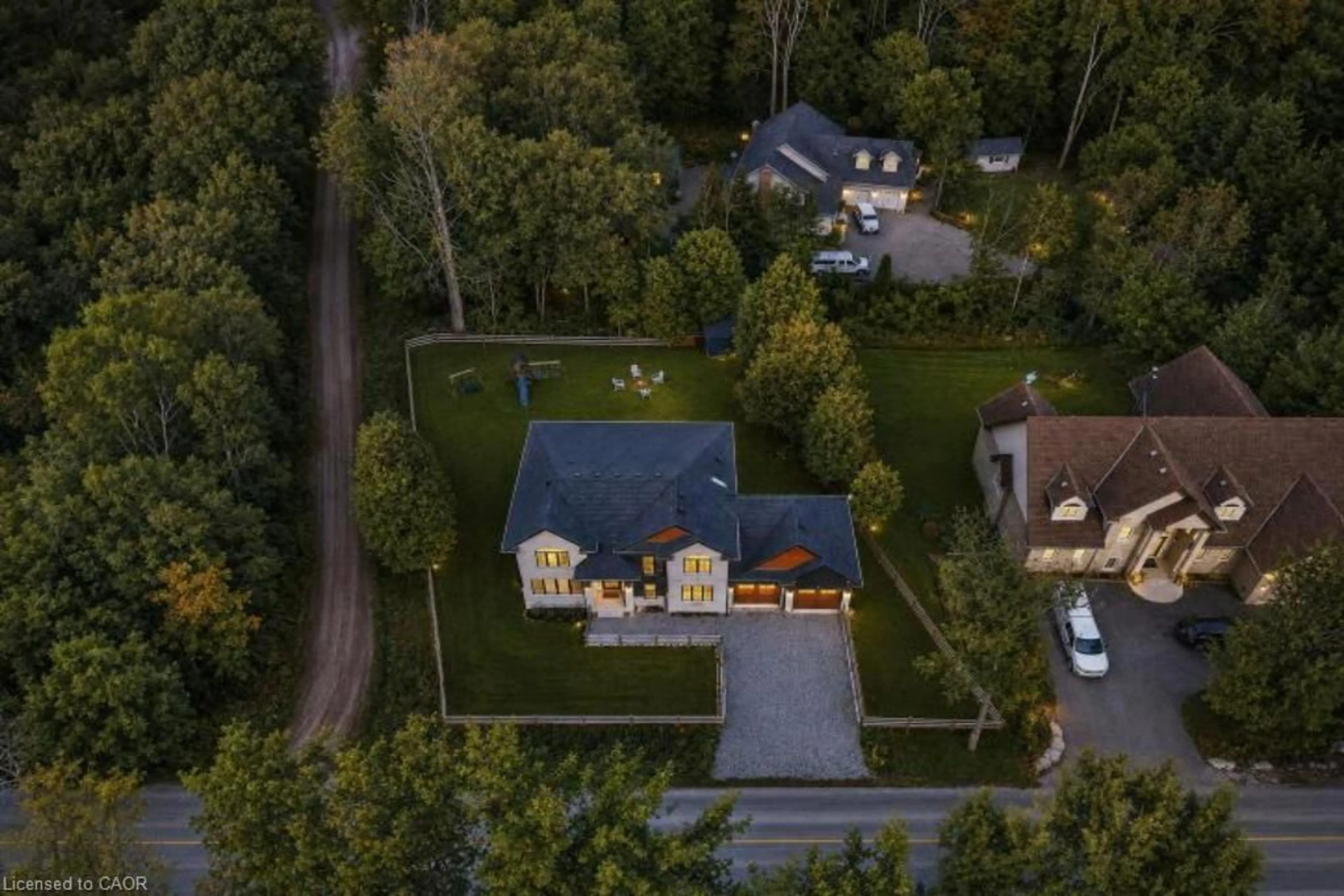 A pic from outside/outdoor area/front of a property/back of a property/a pic from drone, street for 1095 Mineral Springs Rd, Ancaster Ontario L9H 5E3