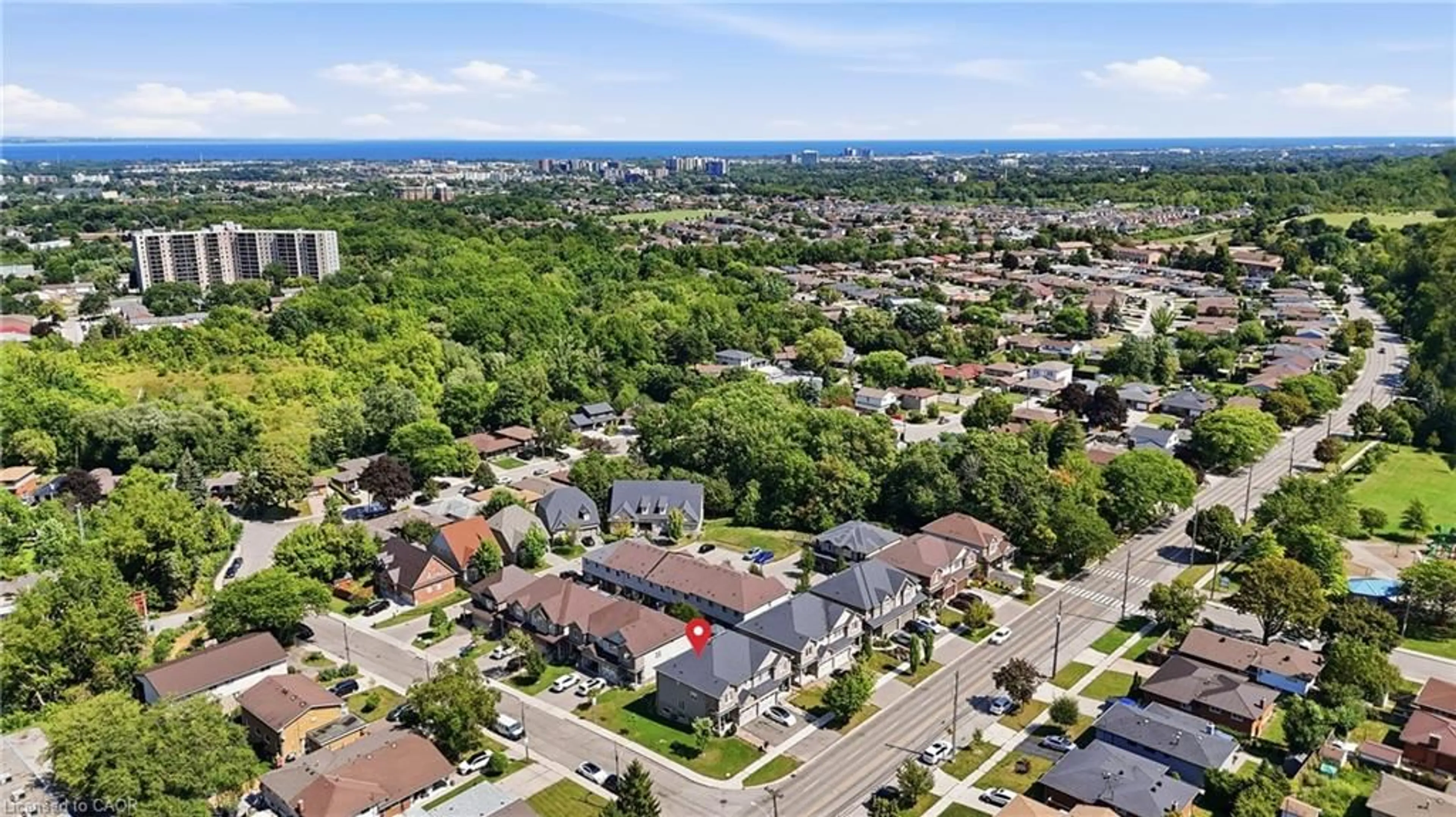 A pic from outside/outdoor area/front of a property/back of a property/a pic from drone, street for 665 Greenhill Ave, Hamilton Ontario L8K 6E2