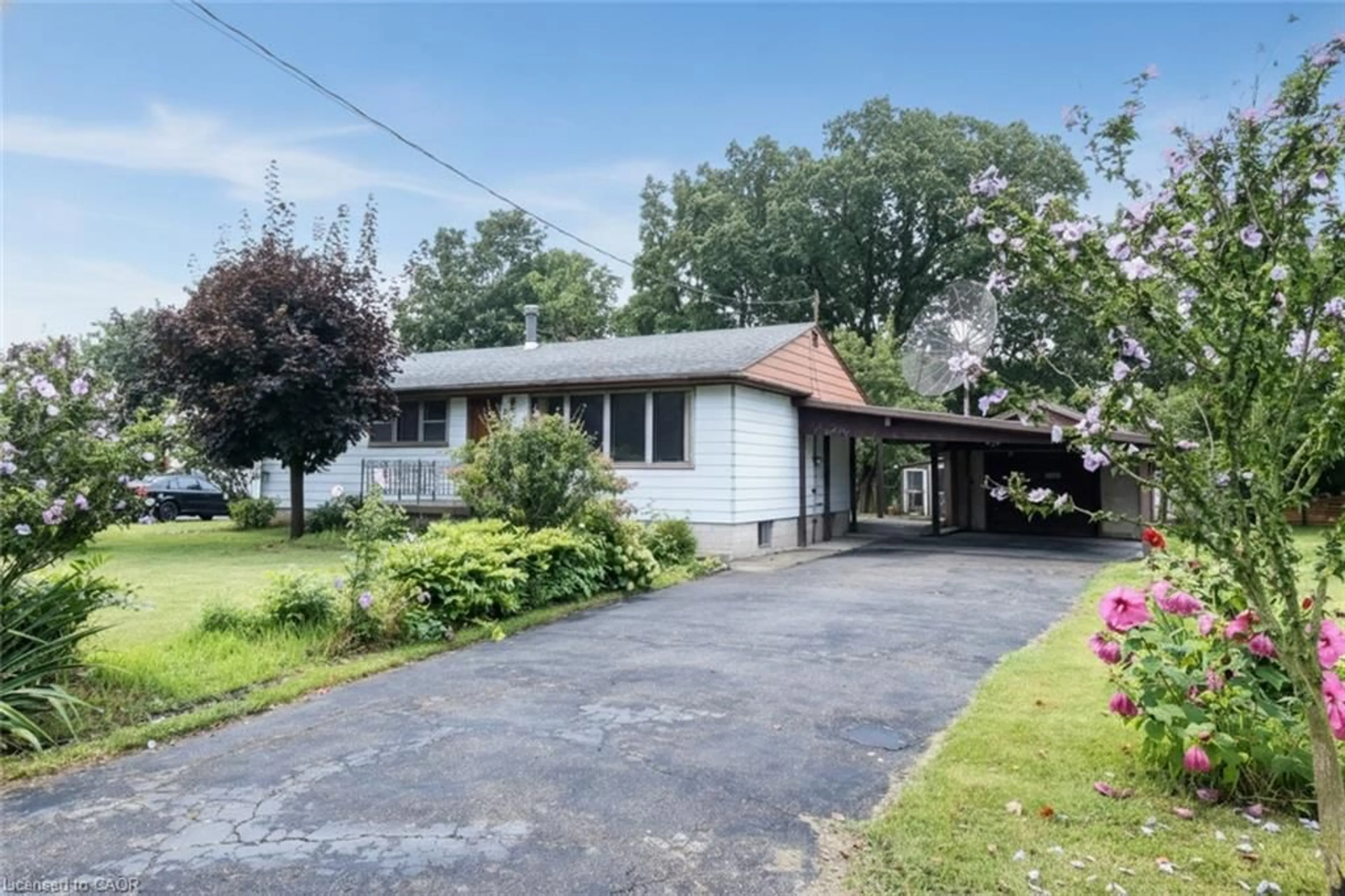 A pic from outside/outdoor area/front of a property/back of a property/a pic from drone, street for 48 Jane St, Hagersville Ontario N0A 1H0
