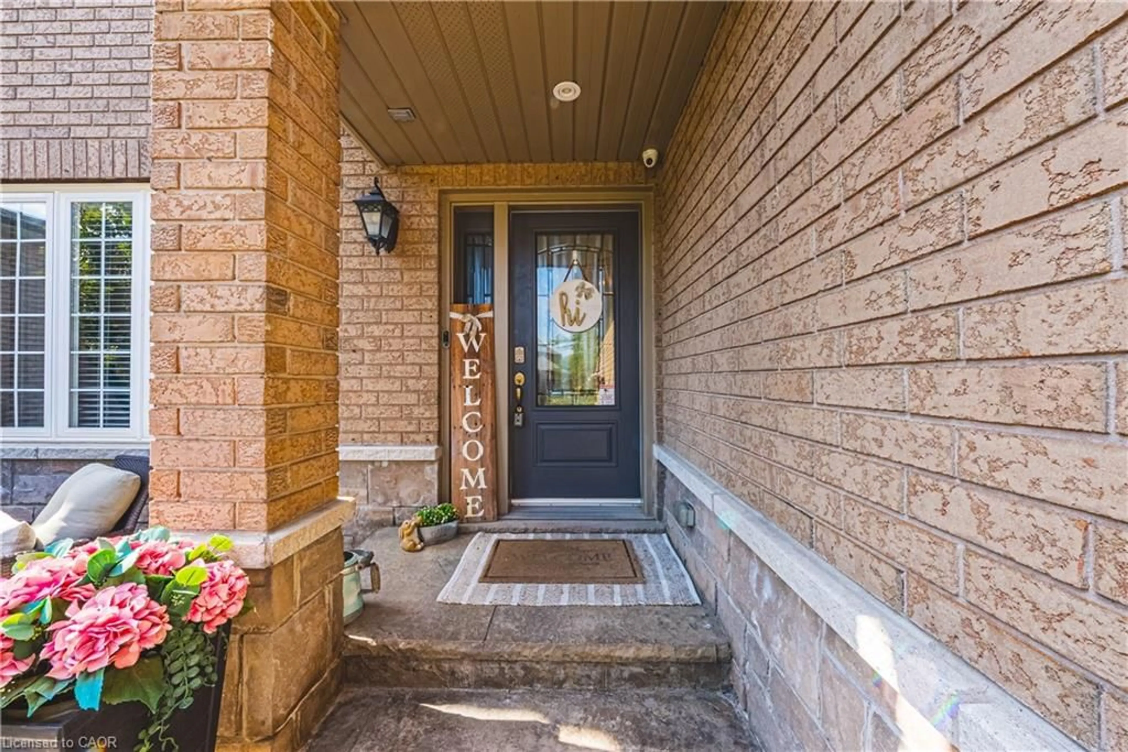 Indoor entryway for 71 Riviera Ridge, Stoney Creek Ontario L8E 5E7