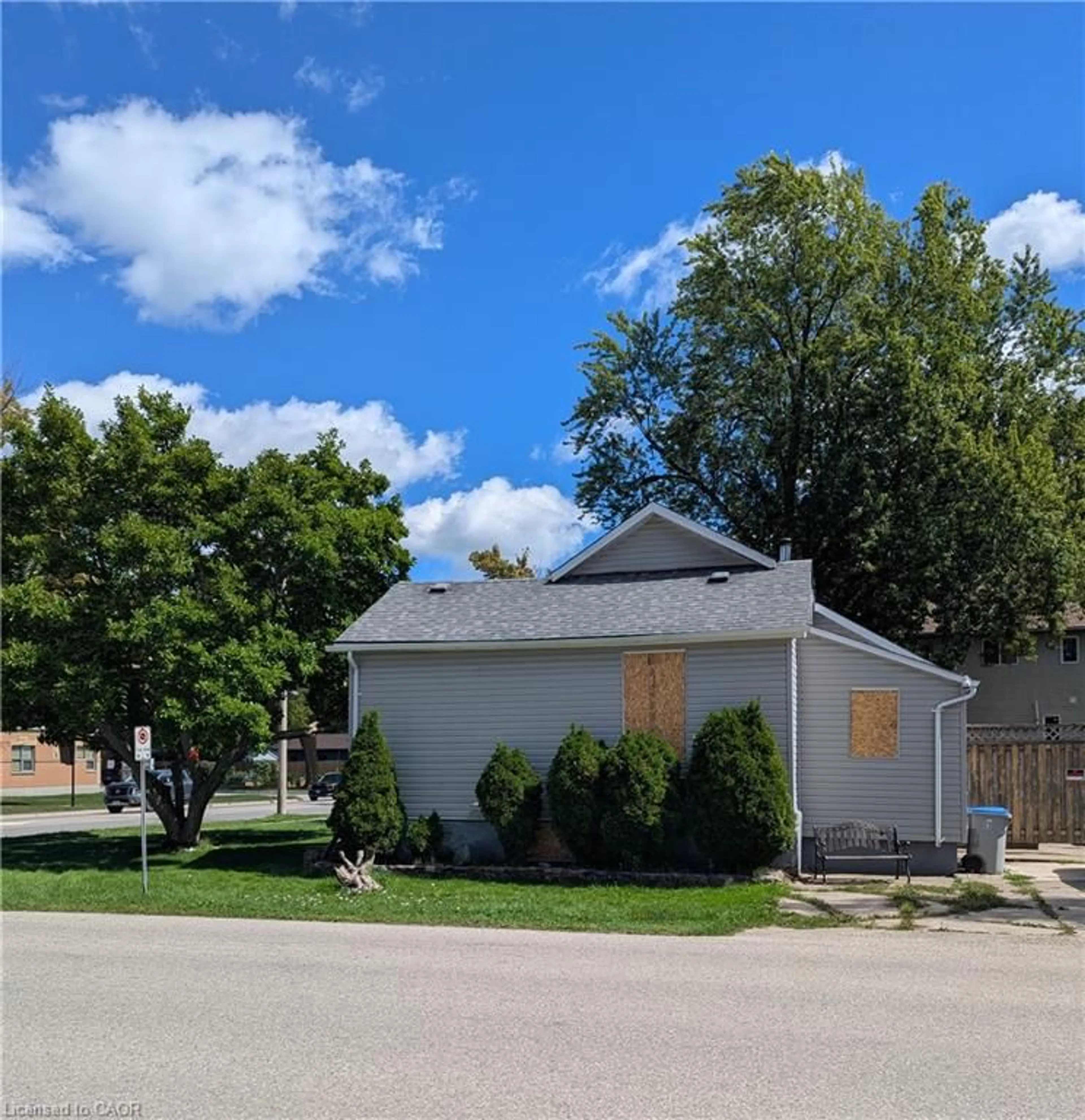 Unknown for 608 Main St, Listowel Ontario N4W 2C7