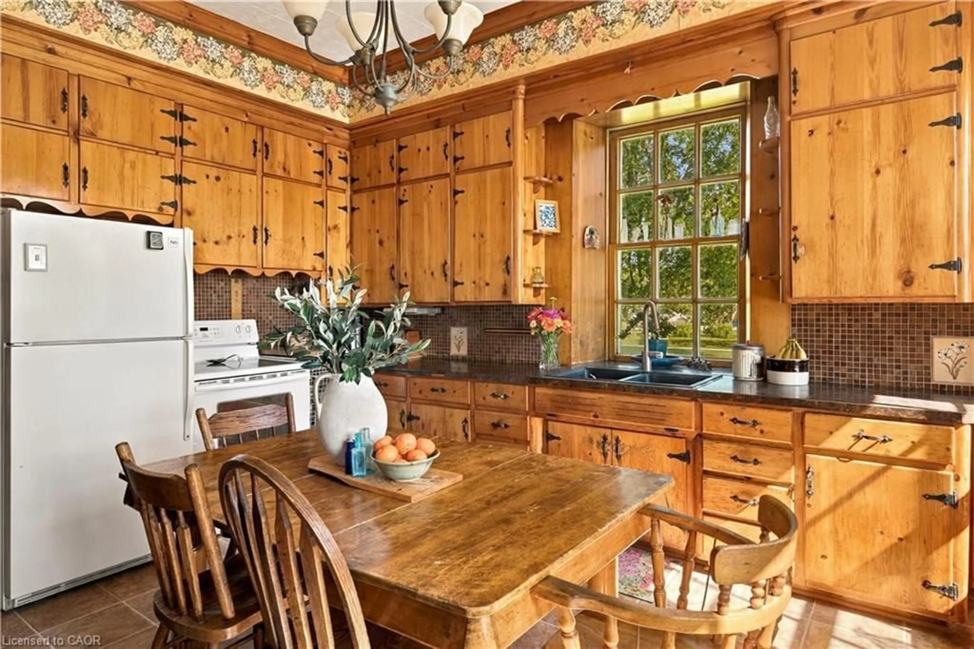 Rustic kitchen, unknown for 2744 Bleams Rd, New Hamburg Ontario N3A 3J1