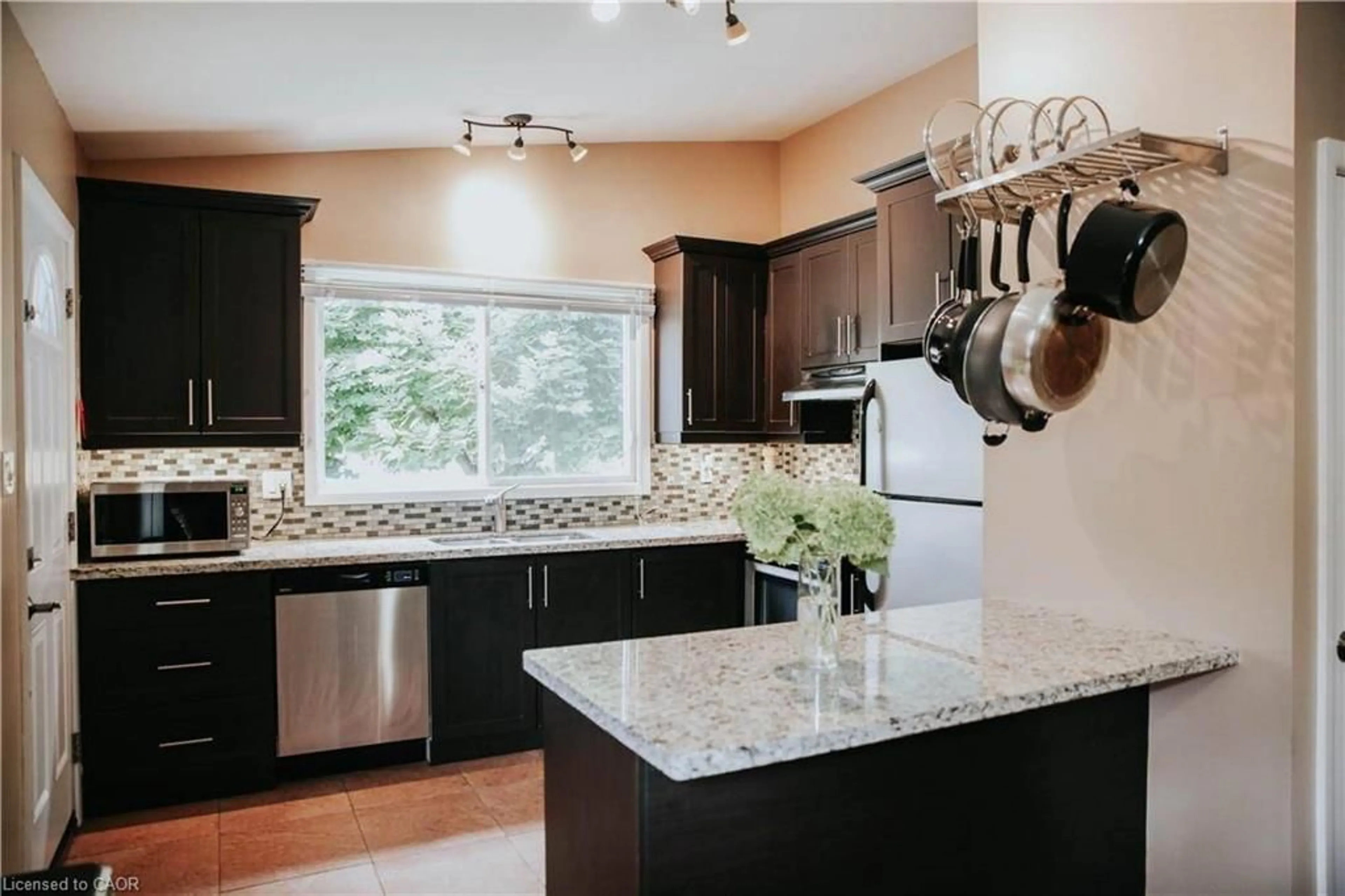 Contemporary kitchen, ceramic/tile floor for 1 Vera Crt, Hamilton Ontario L8K 4G7