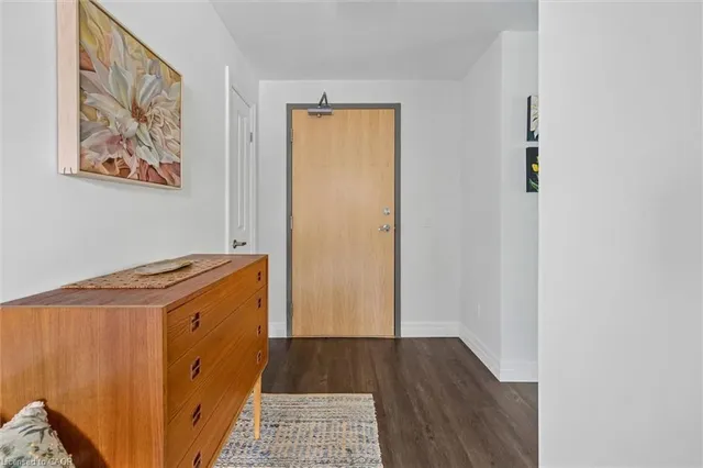 19 Stumpf St #201, Elora 5