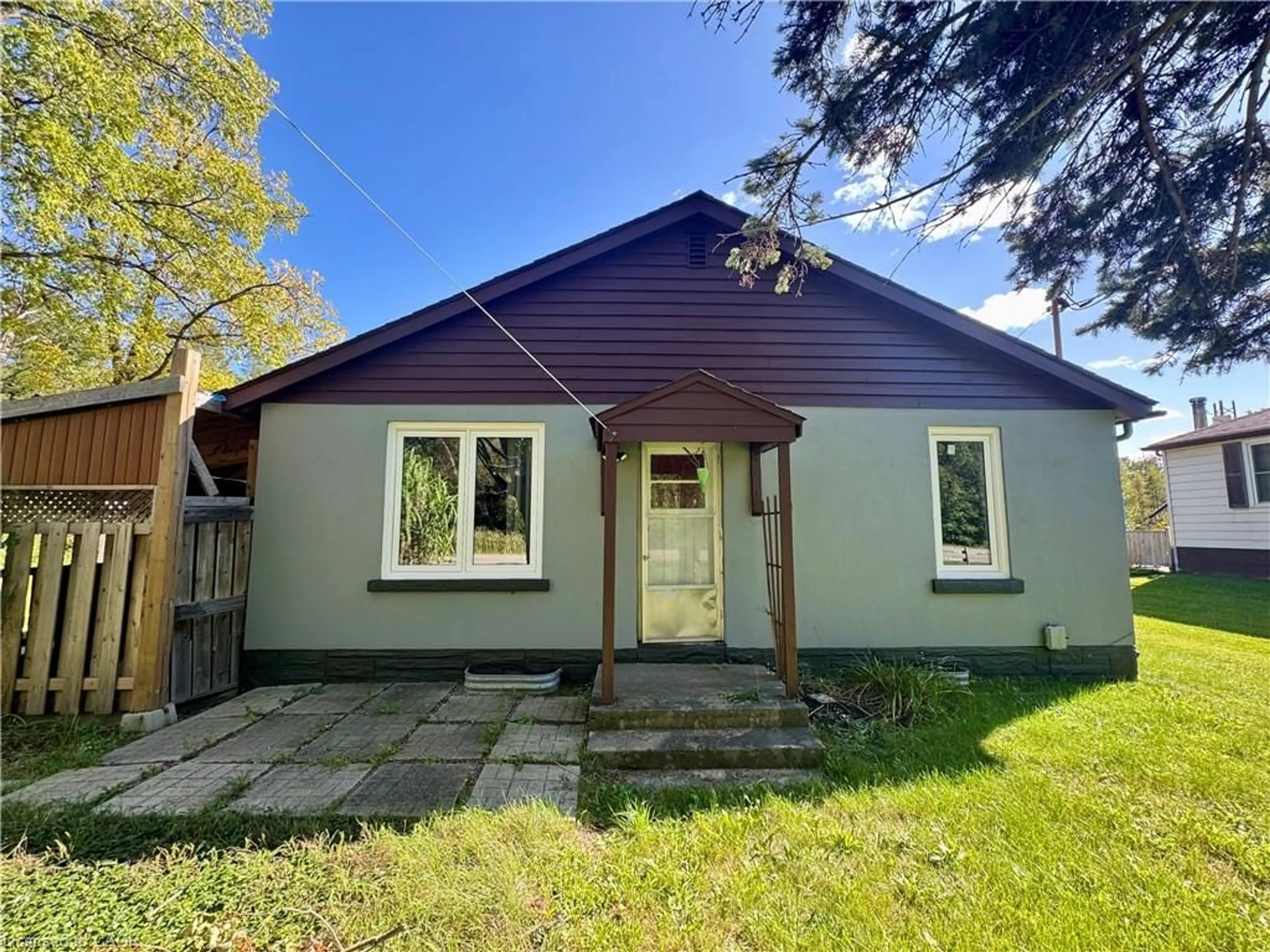 Home with vinyl exterior material, street for 6587 Ellis Rd, Cambridge Ontario N3C 2V4