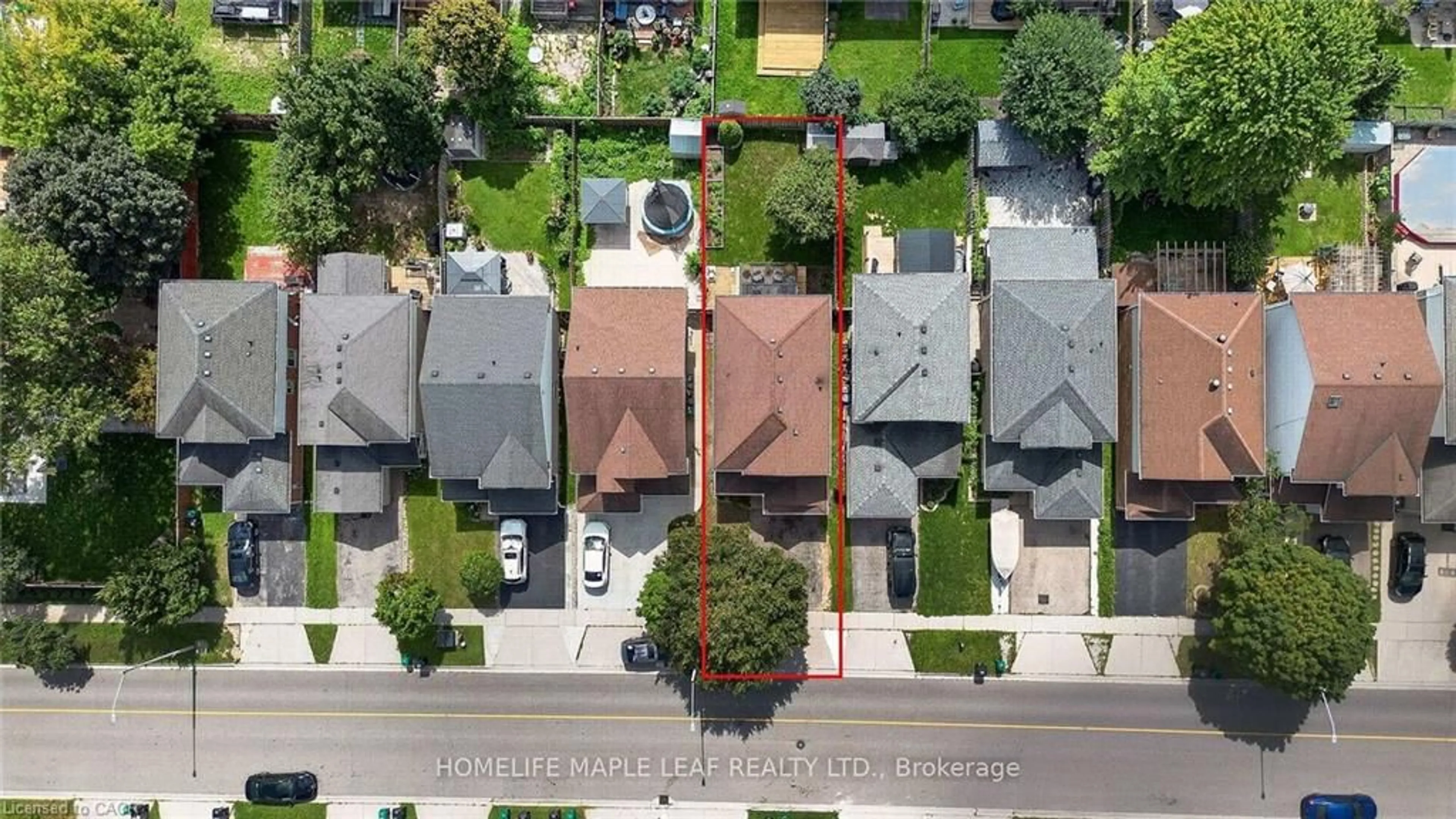 A pic from outside/outdoor area/front of a property/back of a property/a pic from drone, street for 211 Melran Dr, Cambridge Ontario N3C 4E5