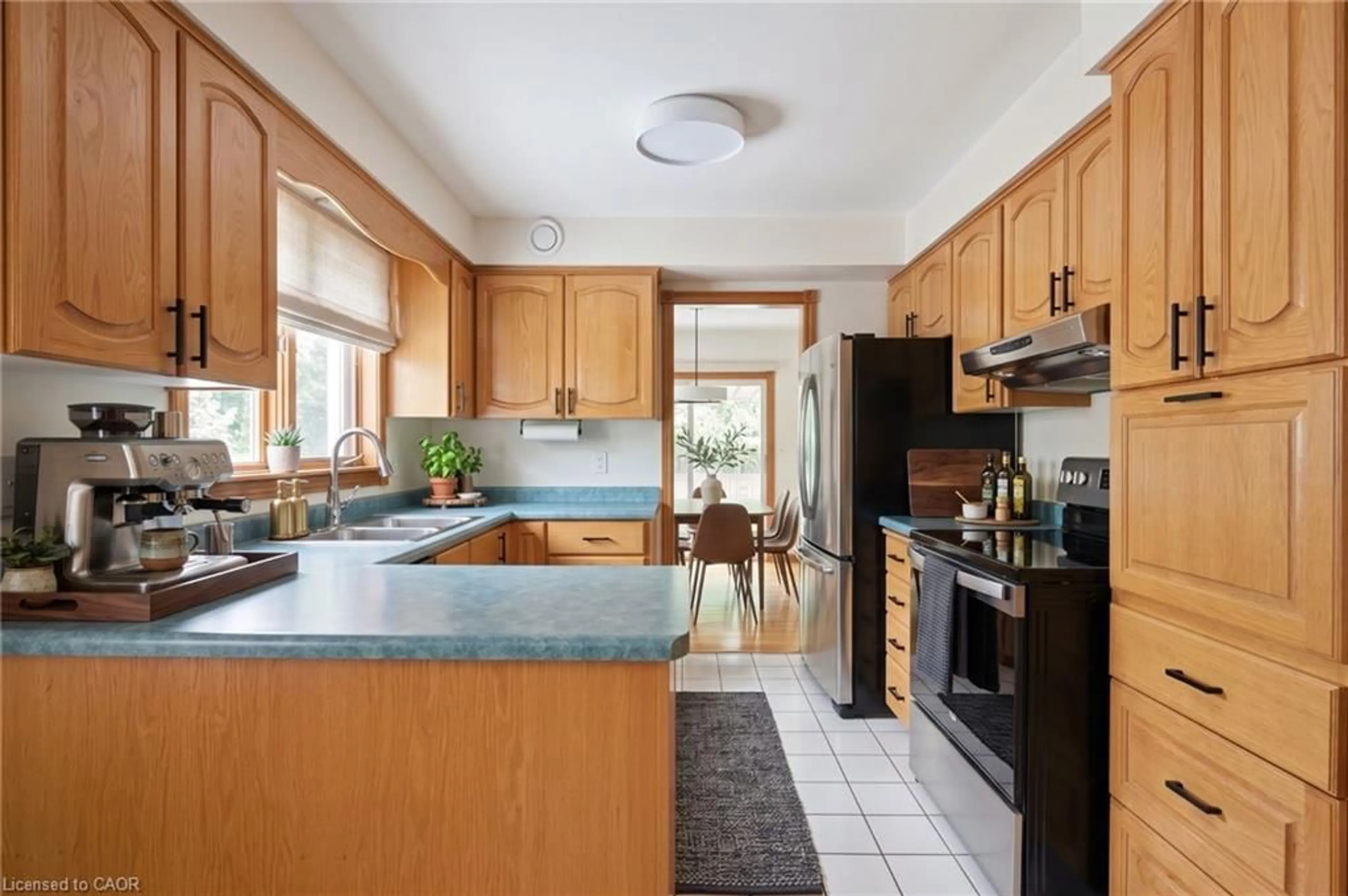 Standard kitchen, ceramic/tile floor for 11 Keating Dr, Centre Wellington Ontario N0B 1S0