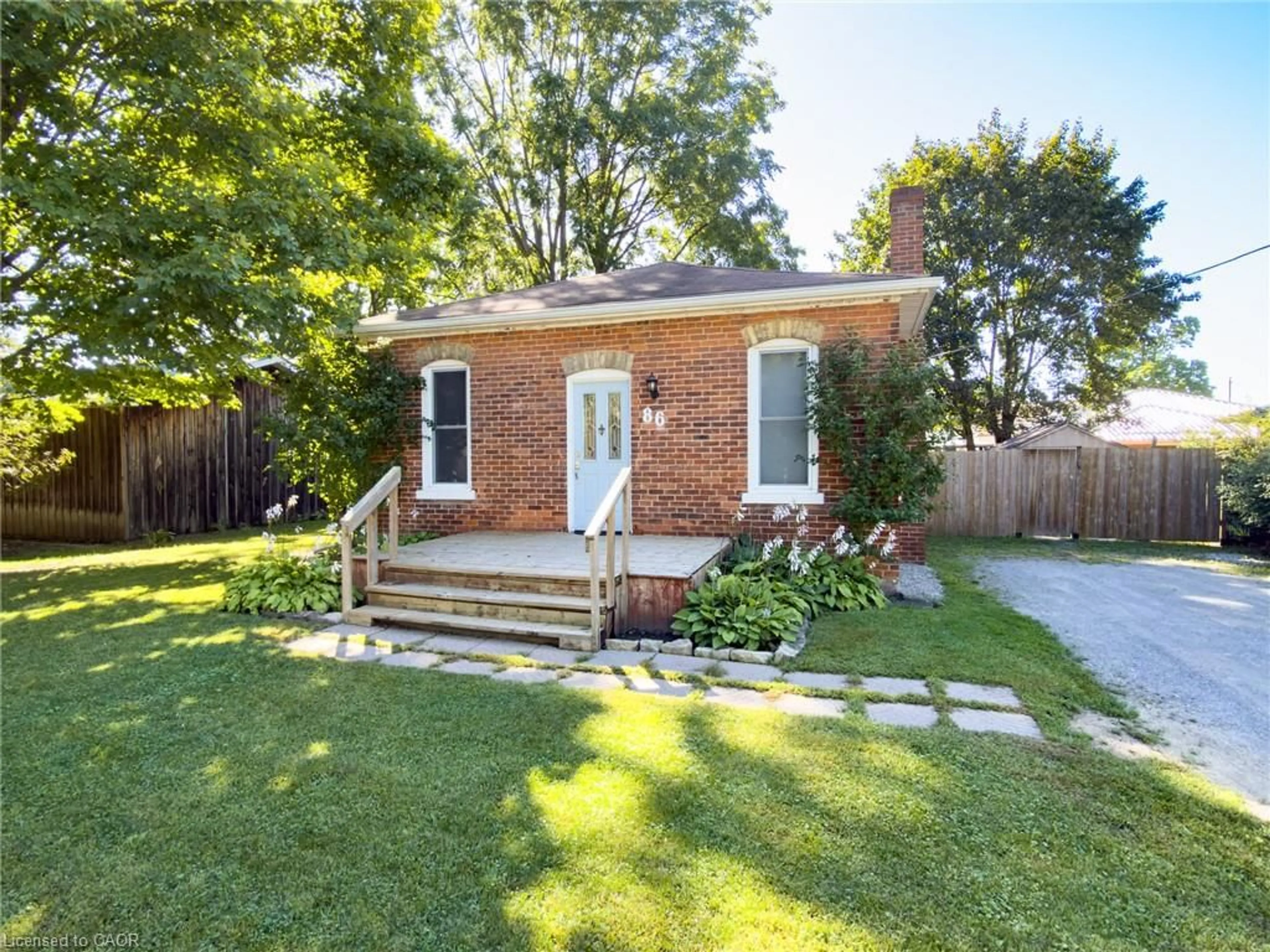 Home with brick exterior material, street for 86 Green St, Waterford Ontario N0E 1Y0