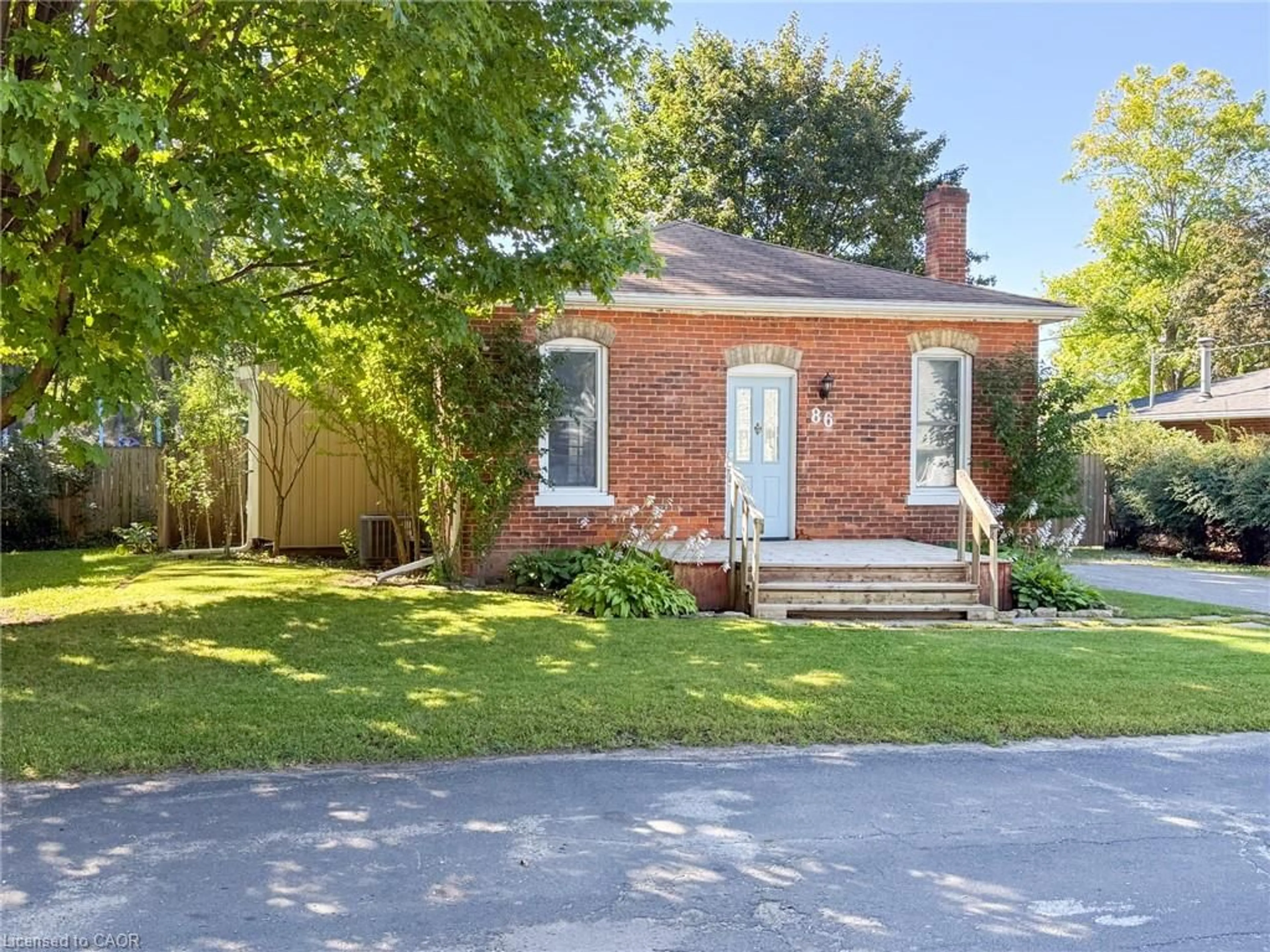 Home with brick exterior material, street for 86 Green St, Waterford Ontario N0E 1Y0