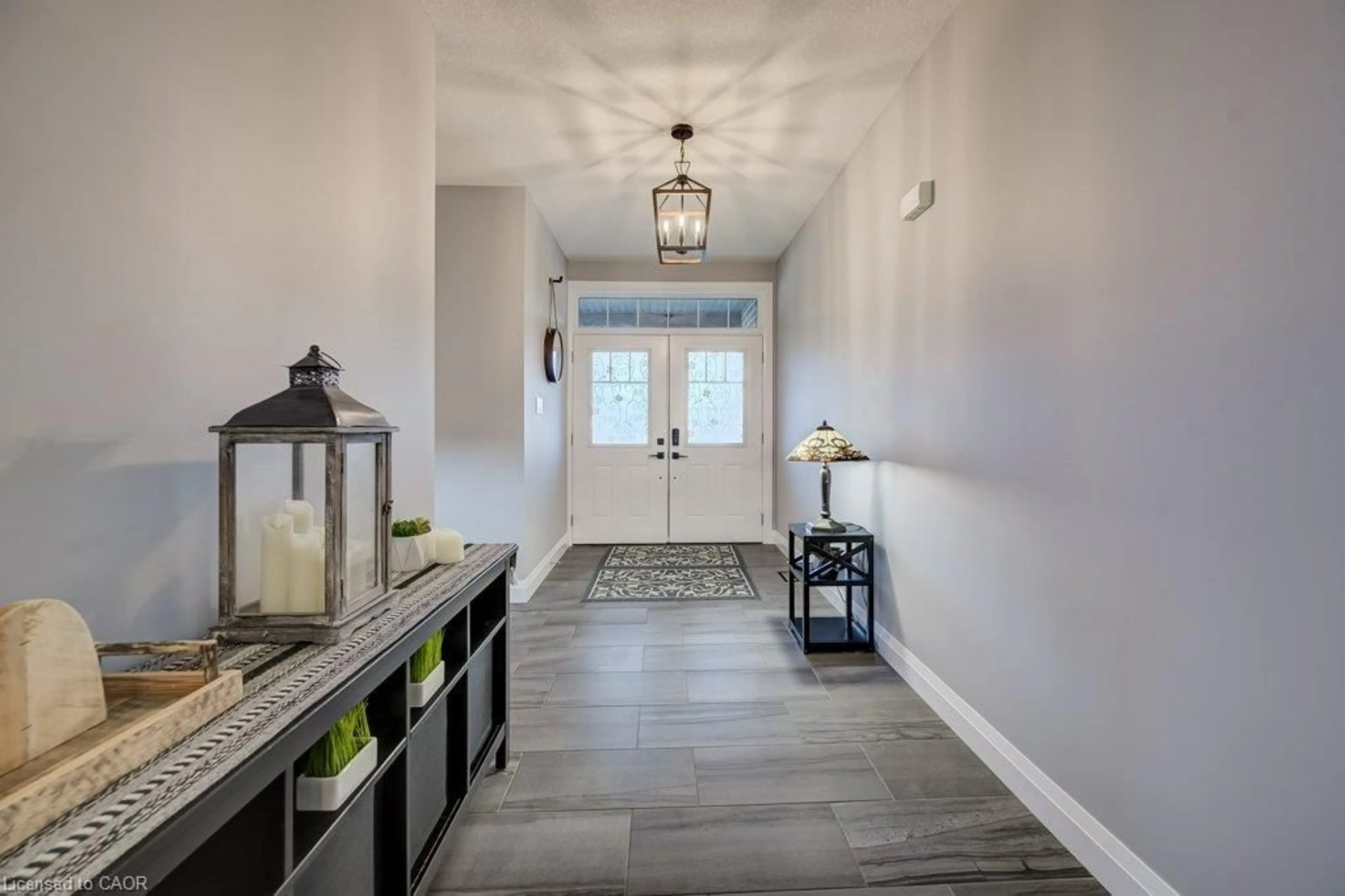Indoor entryway for 53 Marriott Pl, Paris Ontario N3L 0A5