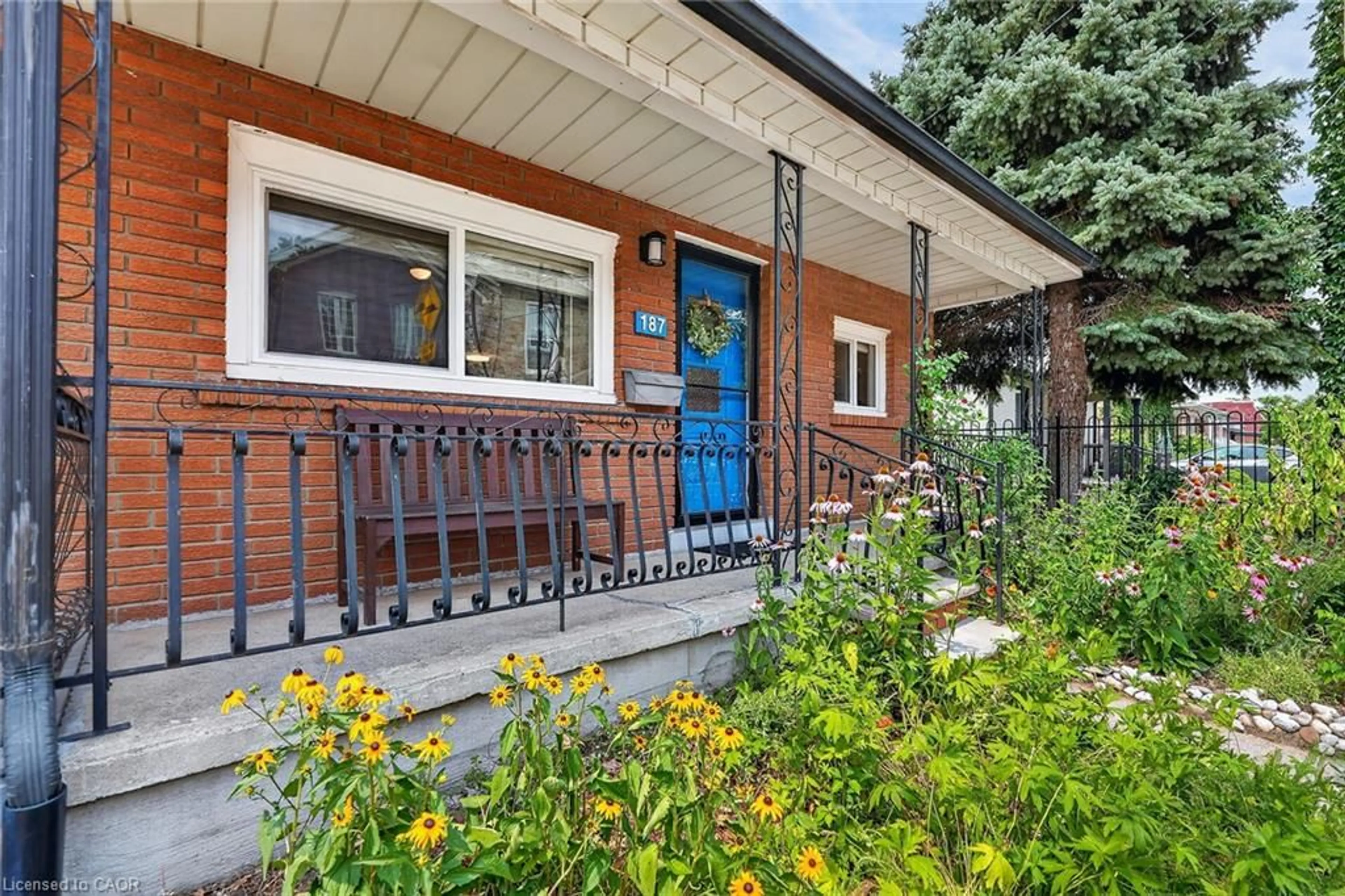 Patio, street for 187 Ray St, Hamilton Ontario L8R 2Y3